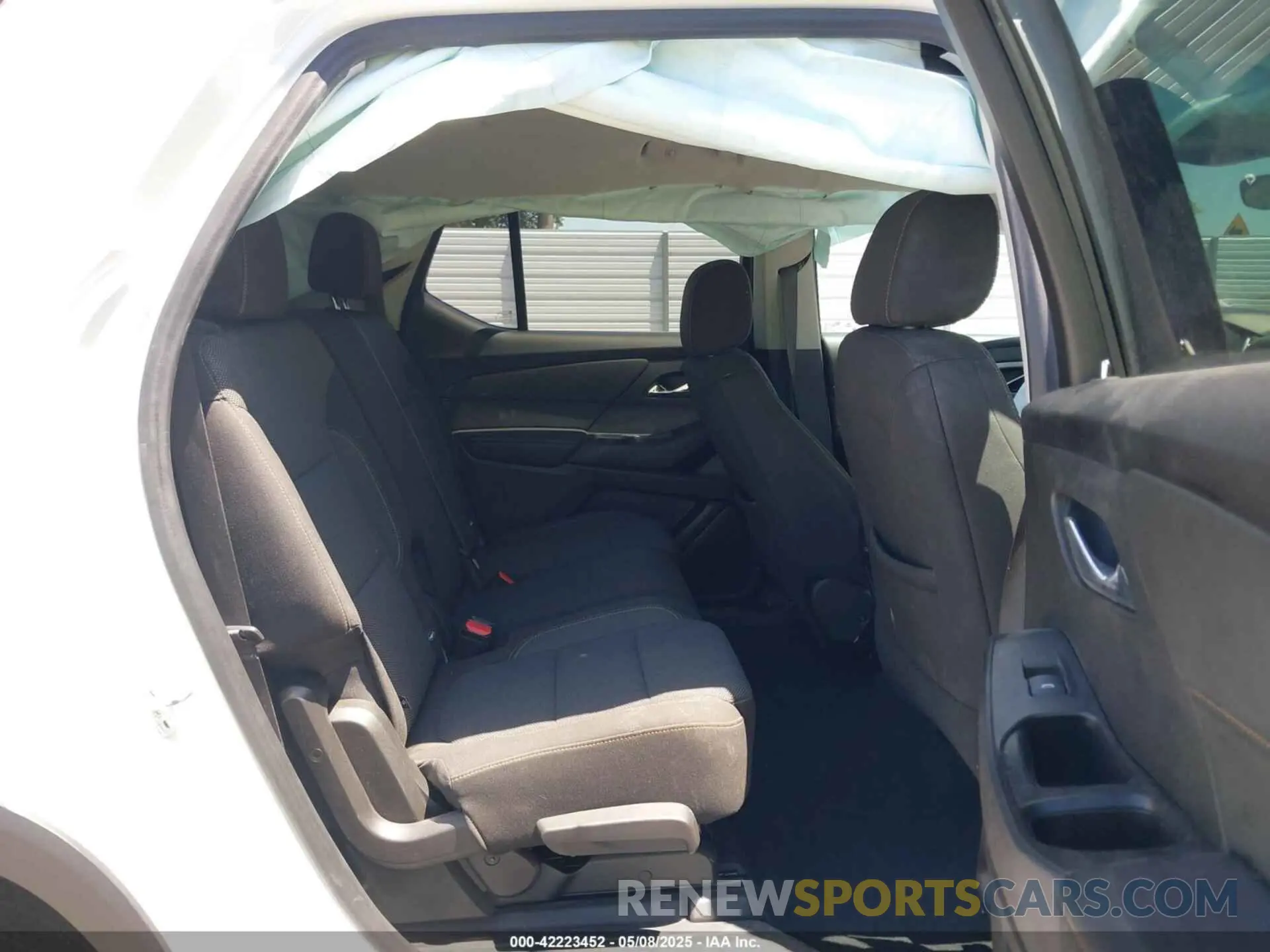 8 Photograph of a damaged car 1GNERFKW8LJ321354 CHEVROLET TRAVERSE 2020