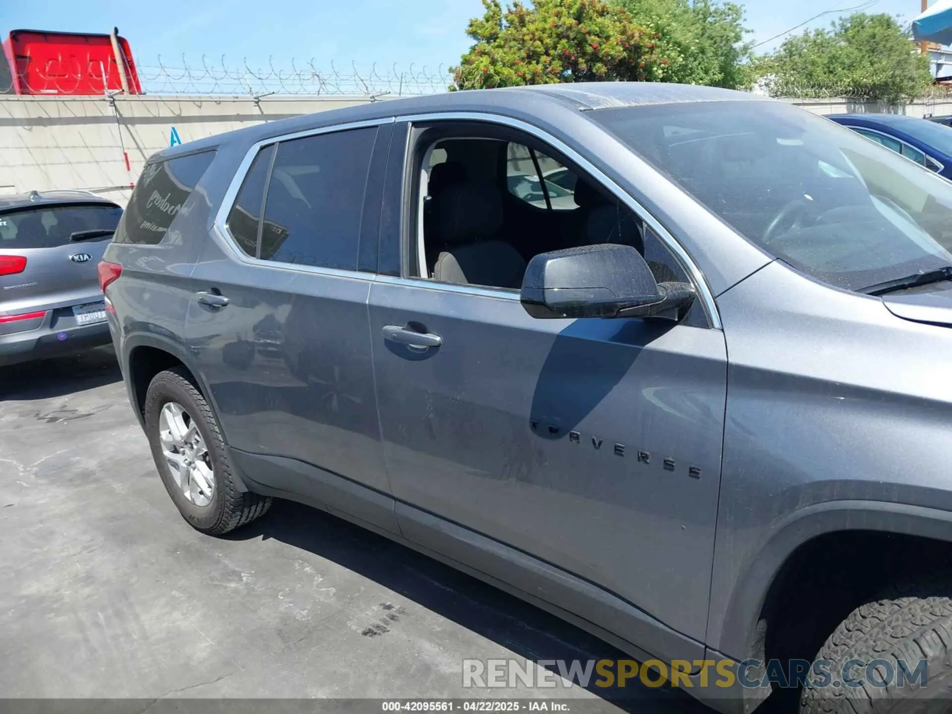 14 Photograph of a damaged car 1GNERFKW9LJ248110 CHEVROLET TRAVERSE 2020
