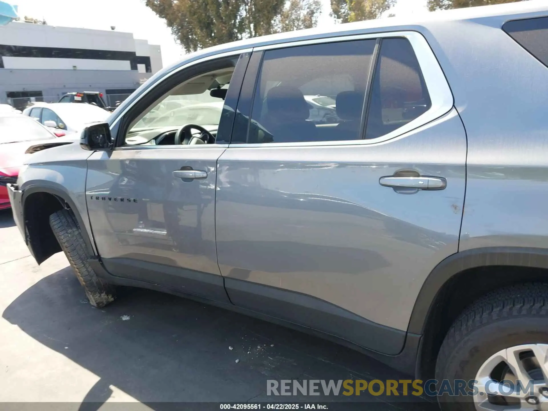 15 Photograph of a damaged car 1GNERFKW9LJ248110 CHEVROLET TRAVERSE 2020