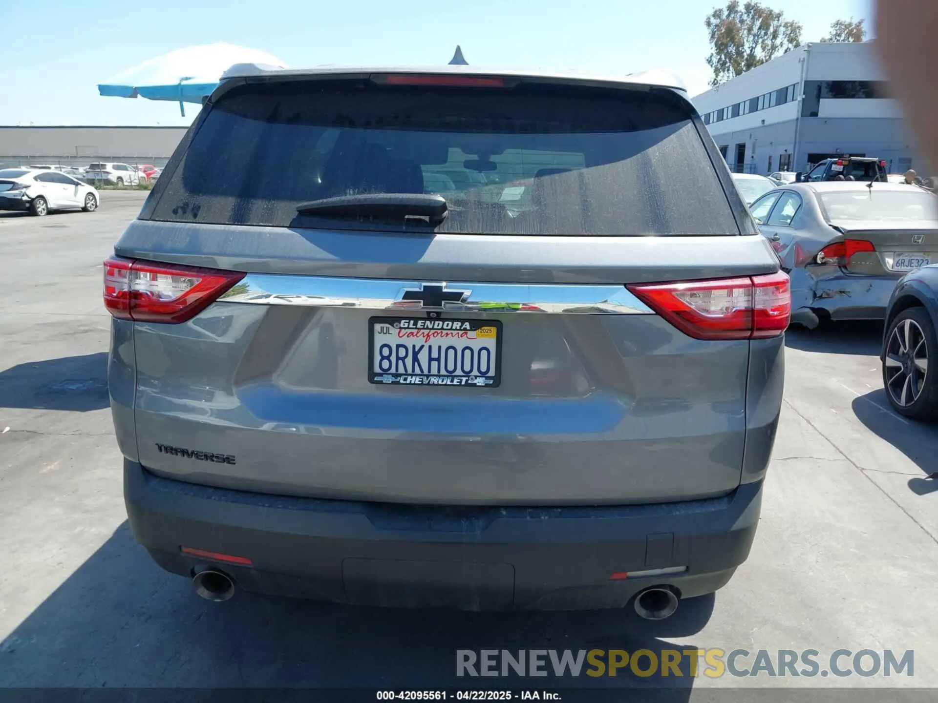 17 Photograph of a damaged car 1GNERFKW9LJ248110 CHEVROLET TRAVERSE 2020