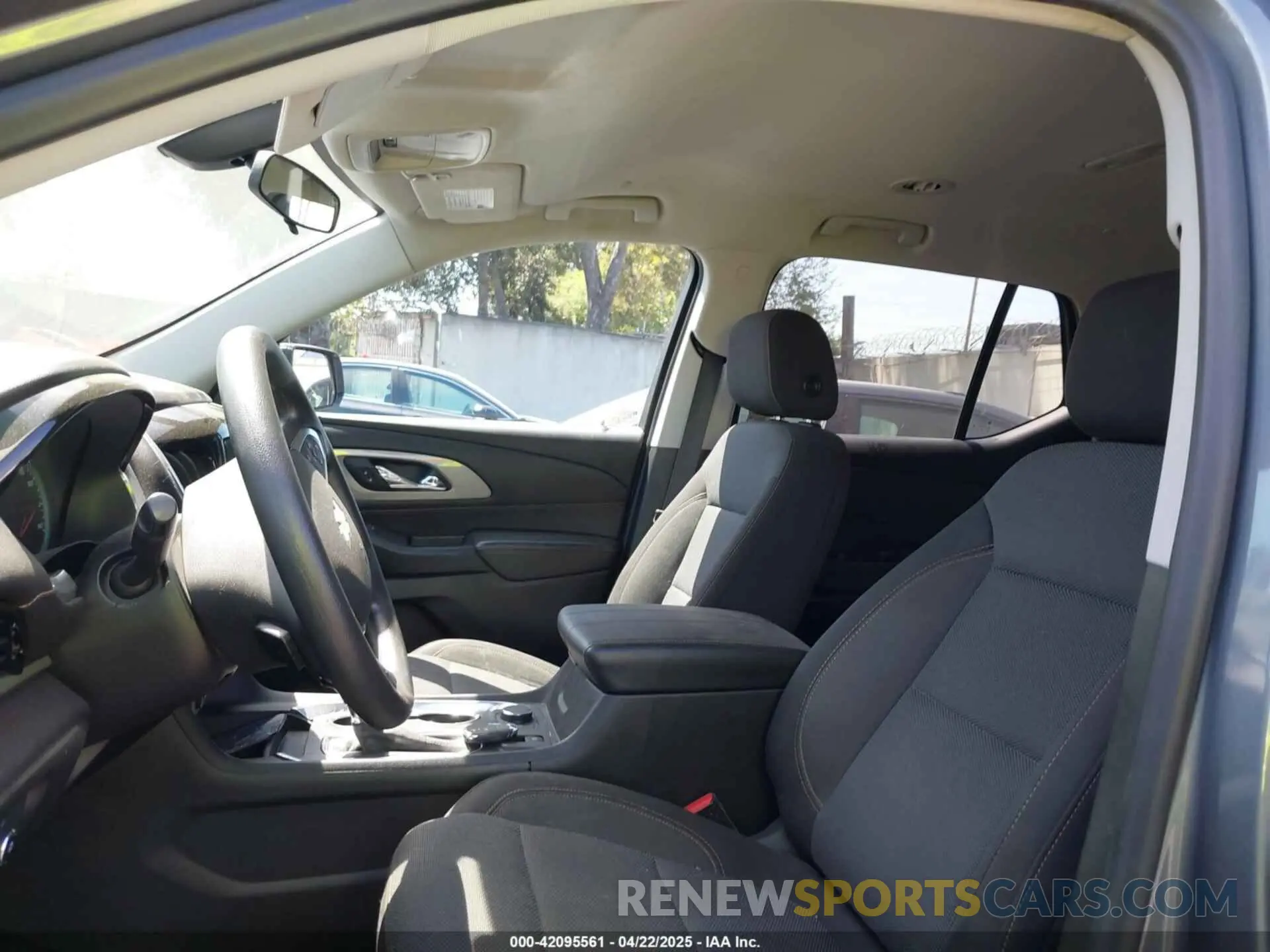 19 Photograph of a damaged car 1GNERFKW9LJ248110 CHEVROLET TRAVERSE 2020