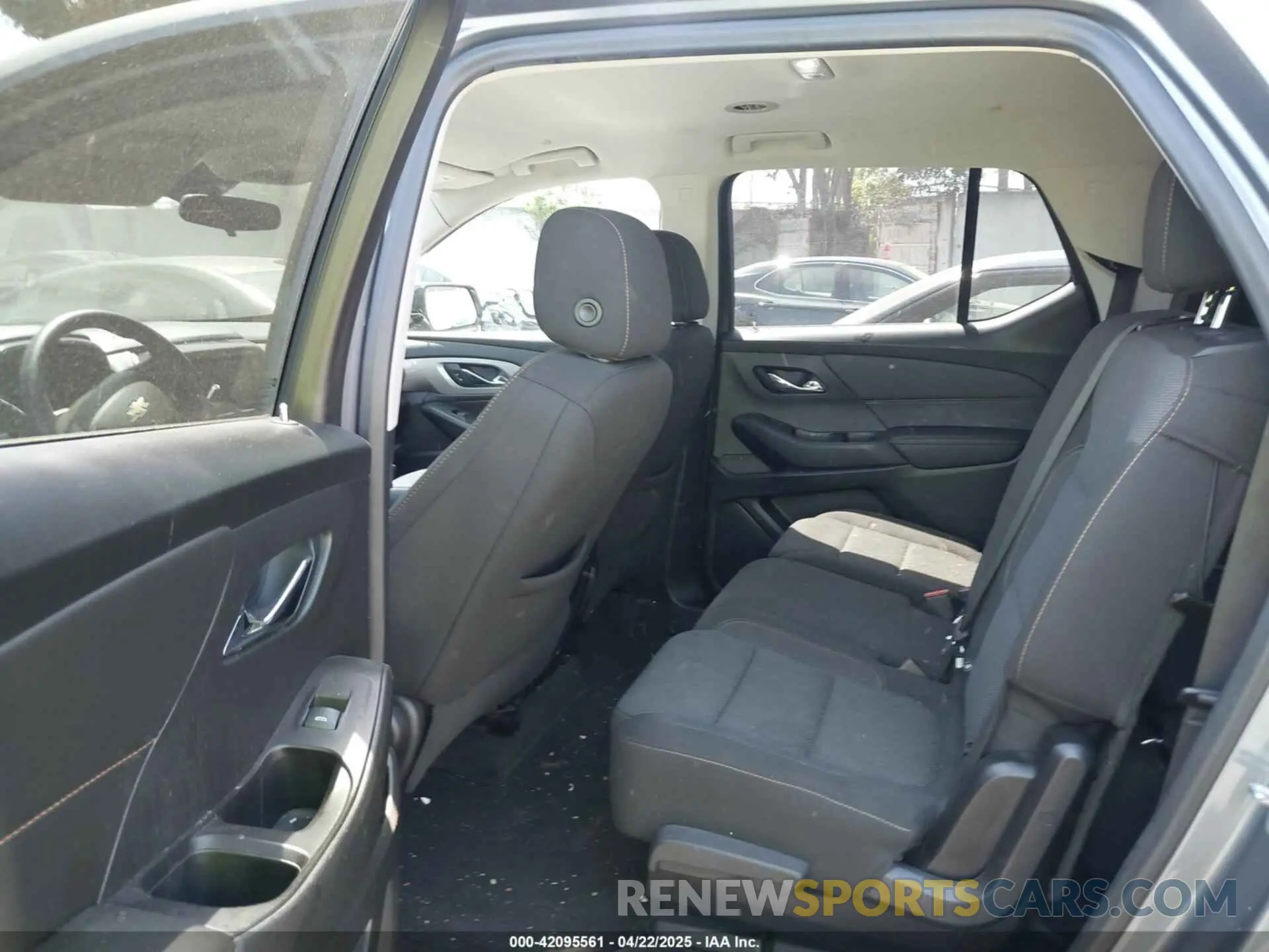 21 Photograph of a damaged car 1GNERFKW9LJ248110 CHEVROLET TRAVERSE 2020