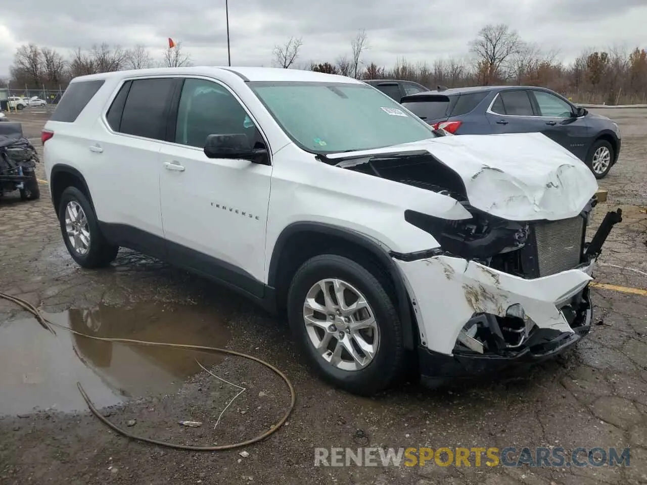 4 Photograph of a damaged car 1GNERFKW9LJ261004 CHEVROLET TRAVERSE 2020