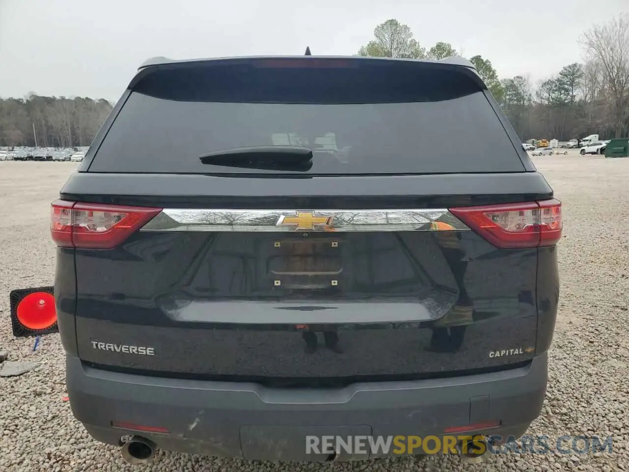 6 Photograph of a damaged car 1GNERFKW9LJ269376 CHEVROLET TRAVERSE 2020