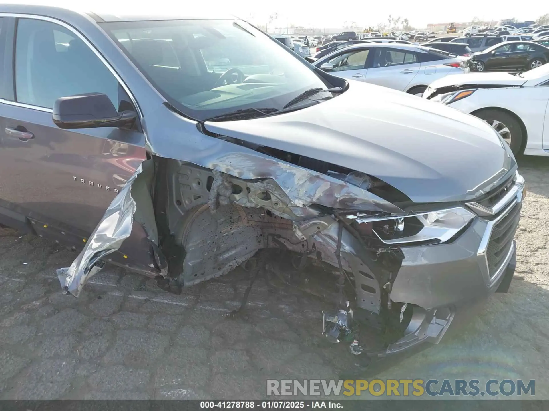 6 Photograph of a damaged car 1GNERFKW9LJ307723 CHEVROLET TRAVERSE 2020