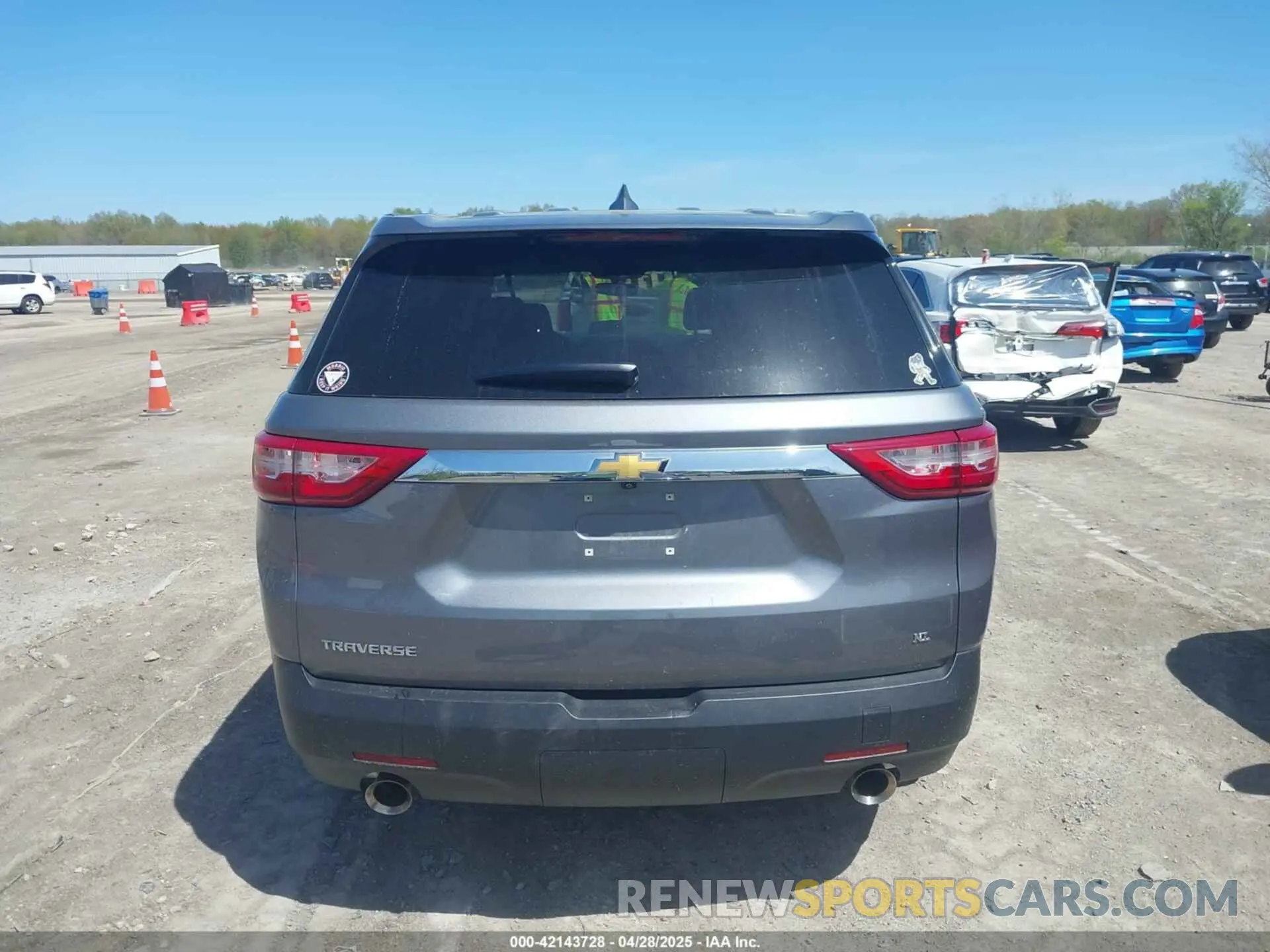 17 Photograph of a damaged car 1GNERFKW9LJ309827 CHEVROLET TRAVERSE 2020