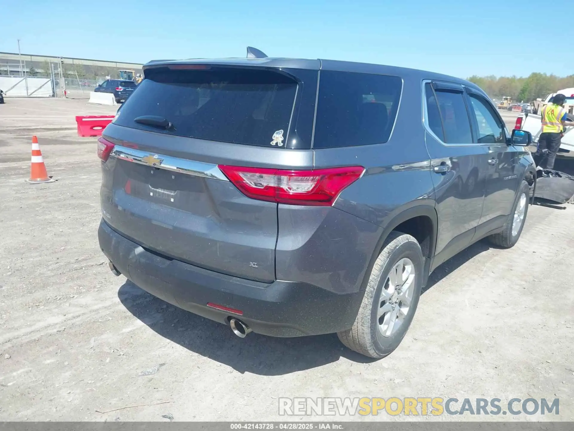 4 Photograph of a damaged car 1GNERFKW9LJ309827 CHEVROLET TRAVERSE 2020