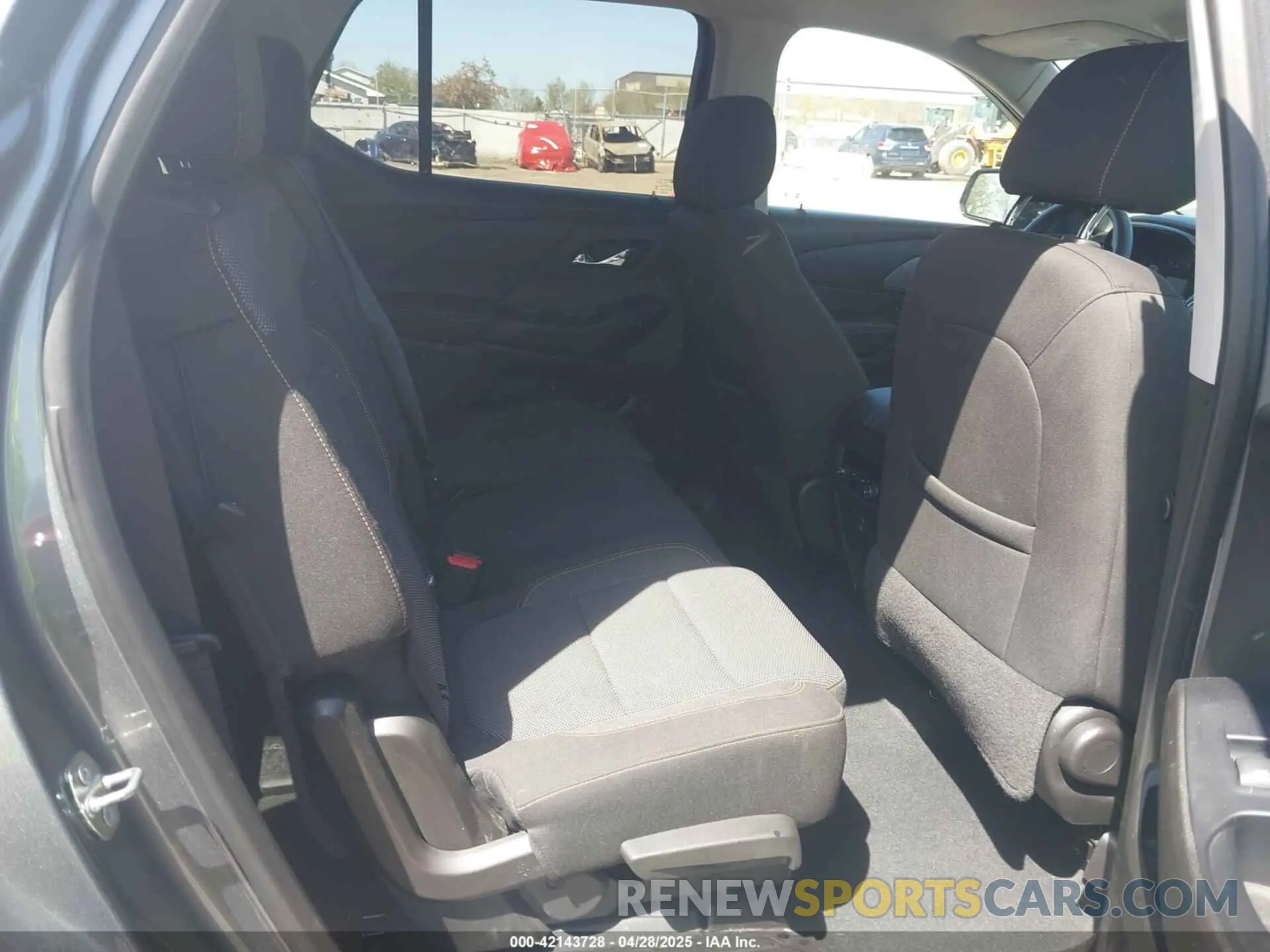 8 Photograph of a damaged car 1GNERFKW9LJ309827 CHEVROLET TRAVERSE 2020