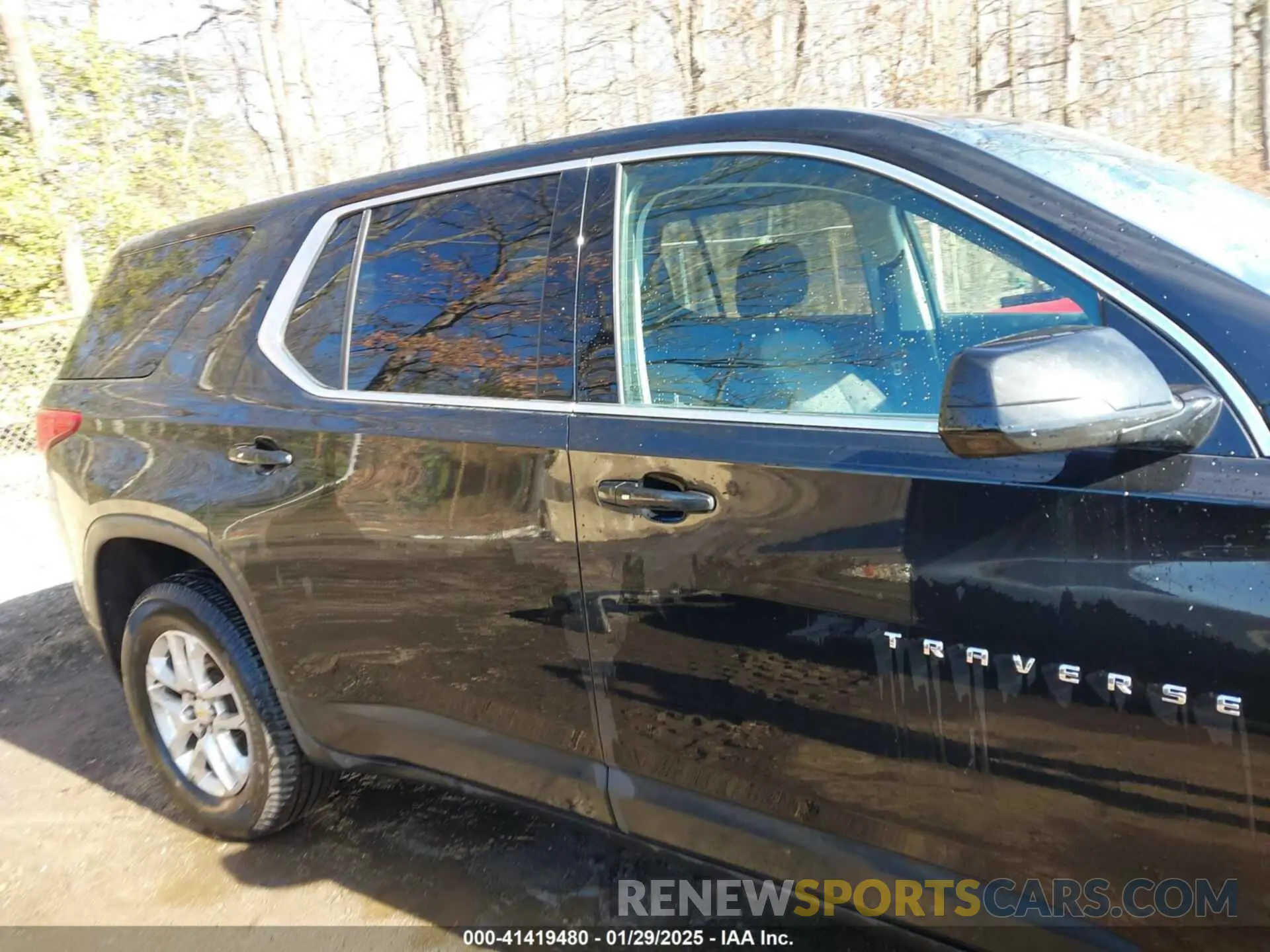 13 Photograph of a damaged car 1GNERFKWXLJ100712 CHEVROLET TRAVERSE 2020