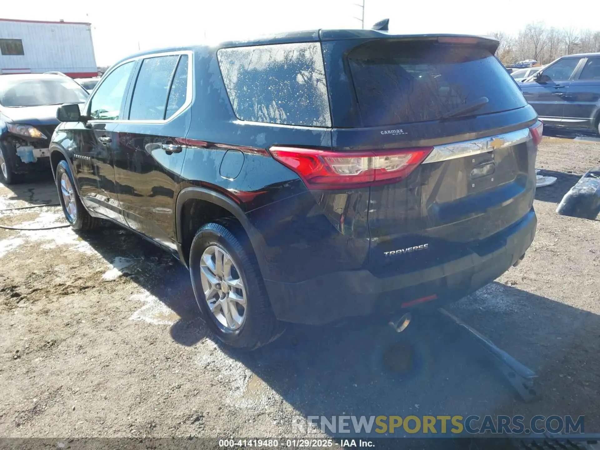 3 Photograph of a damaged car 1GNERFKWXLJ100712 CHEVROLET TRAVERSE 2020