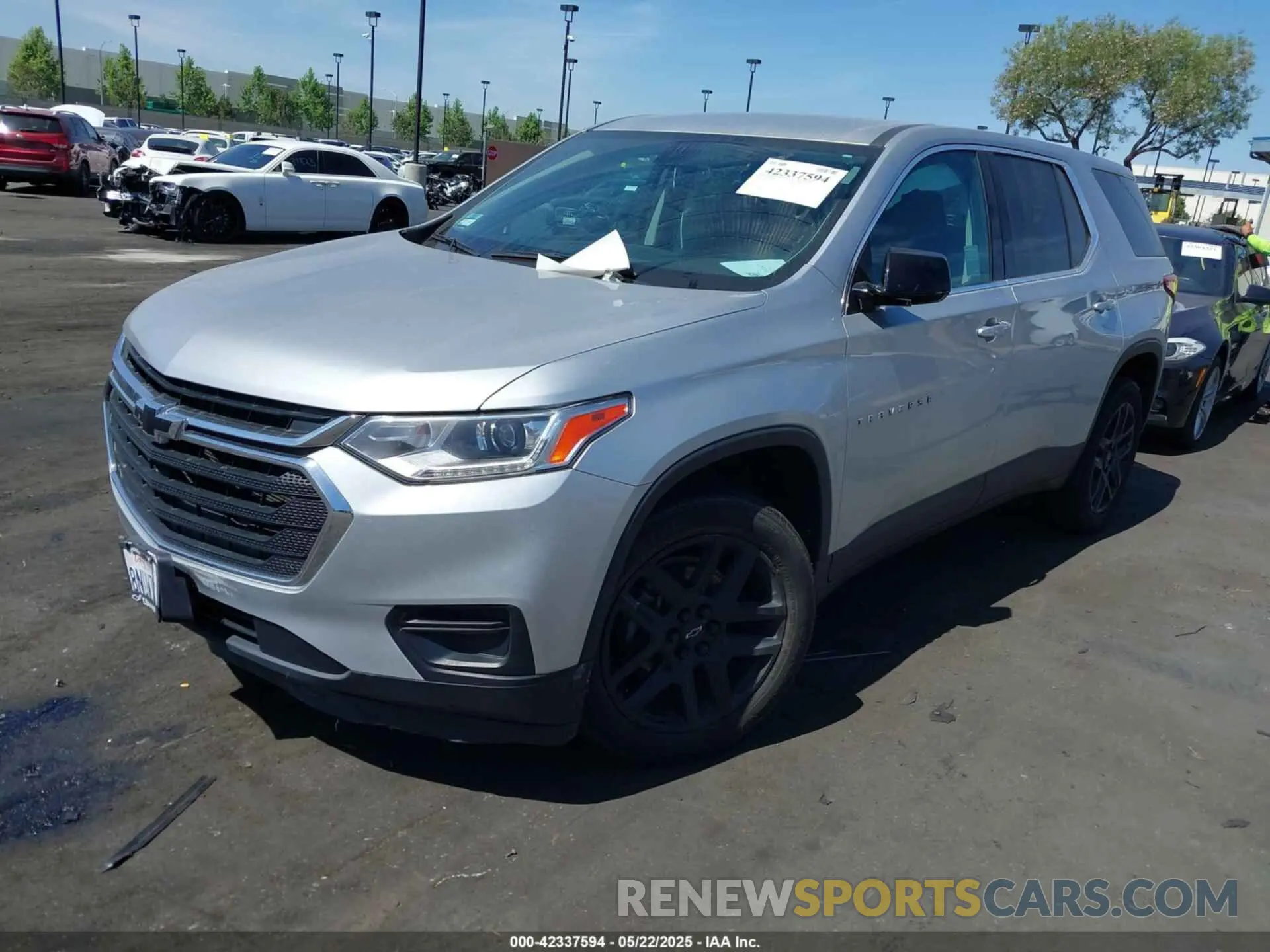 2 Photograph of a damaged car 1GNERFKWXLJ185261 CHEVROLET TRAVERSE 2020
