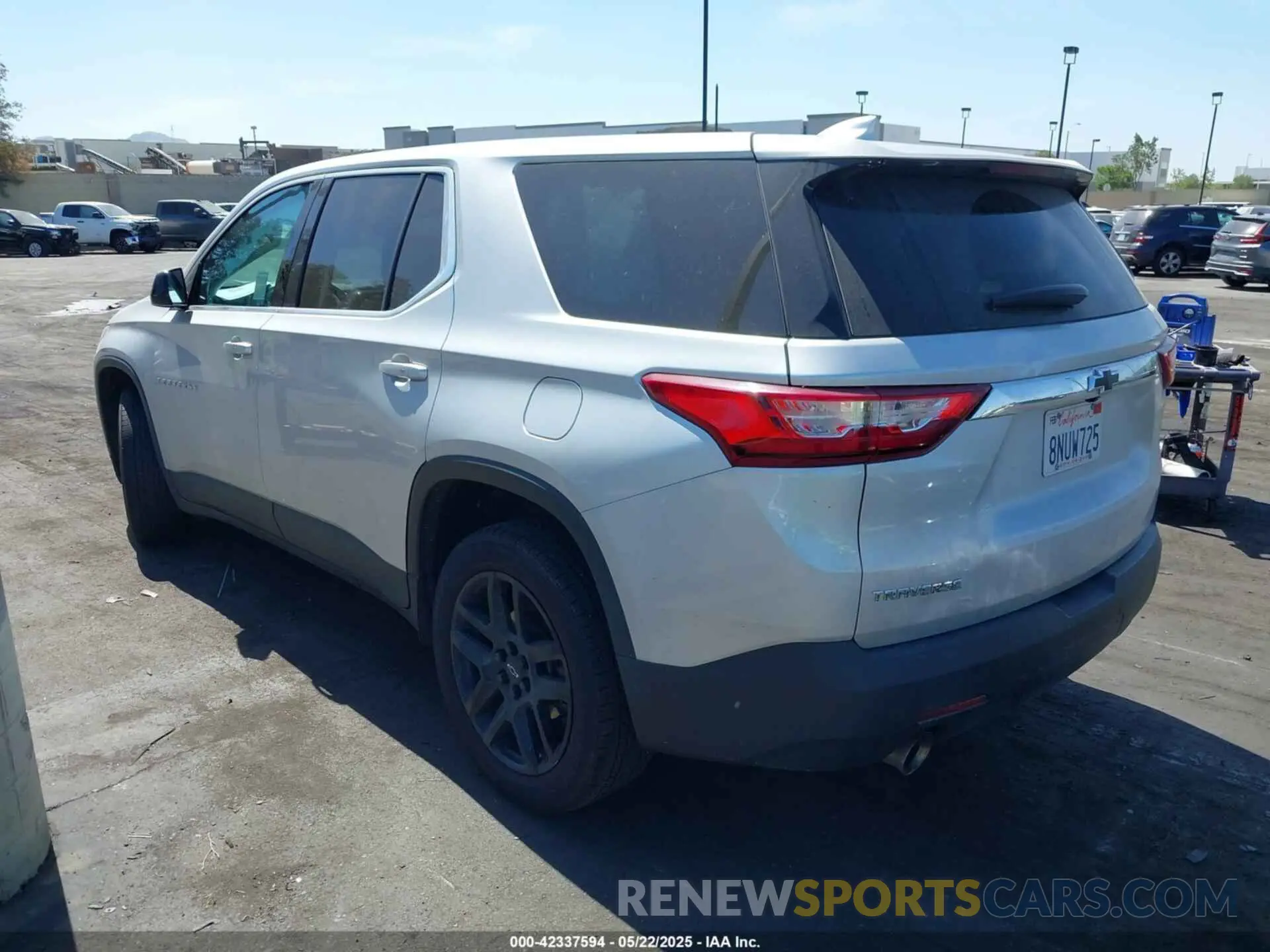 3 Photograph of a damaged car 1GNERFKWXLJ185261 CHEVROLET TRAVERSE 2020