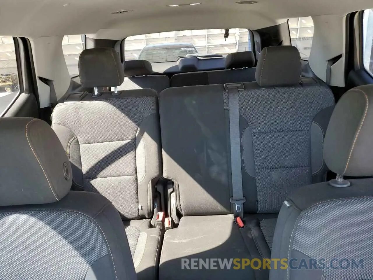 10 Photograph of a damaged car 1GNERFKWXLJ201717 CHEVROLET TRAVERSE 2020