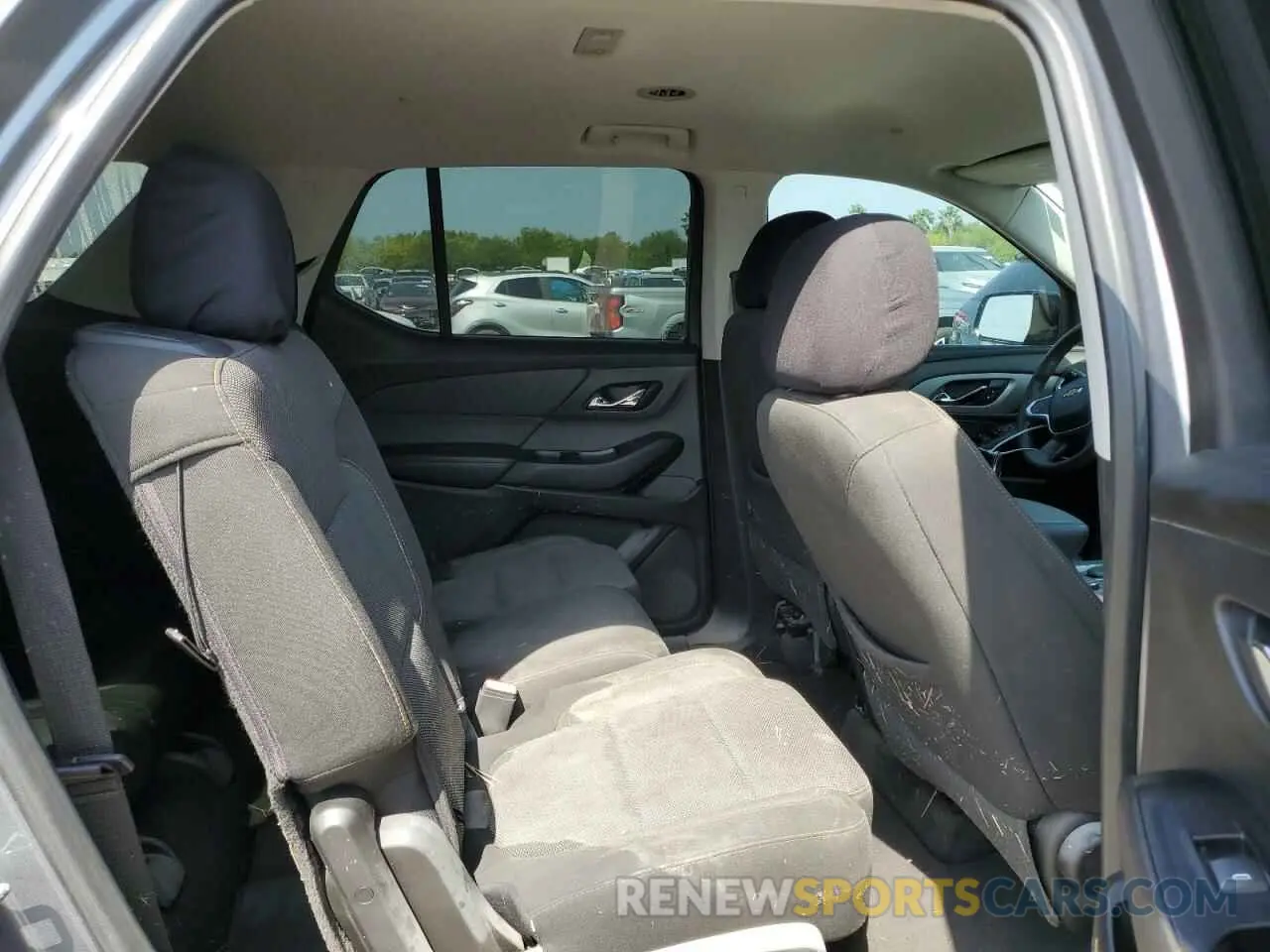 11 Photograph of a damaged car 1GNERFKWXLJ245930 CHEVROLET TRAVERSE 2020