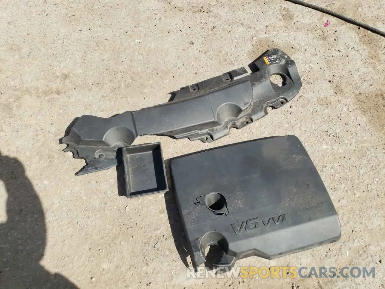 13 Photograph of a damaged car 1GNERFKWXLJ262274 CHEVROLET TRAVERSE 2020
