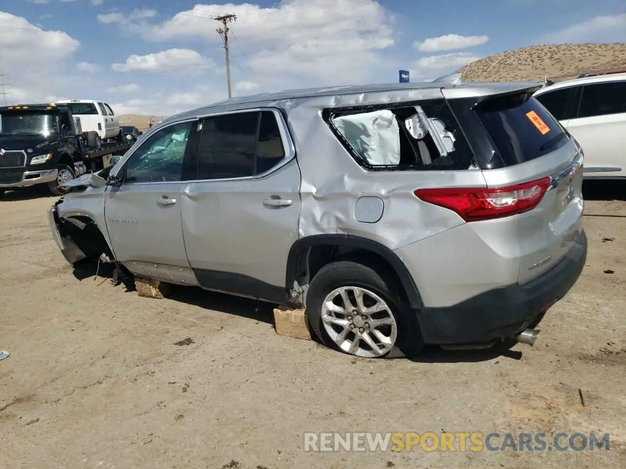 2 Photograph of a damaged car 1GNERFKWXLJ262274 CHEVROLET TRAVERSE 2020