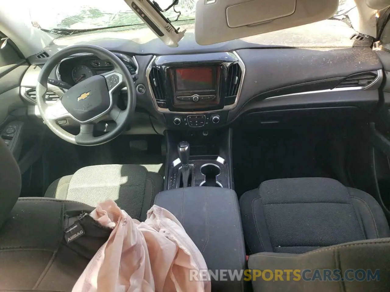 8 Photograph of a damaged car 1GNERFKWXLJ262274 CHEVROLET TRAVERSE 2020