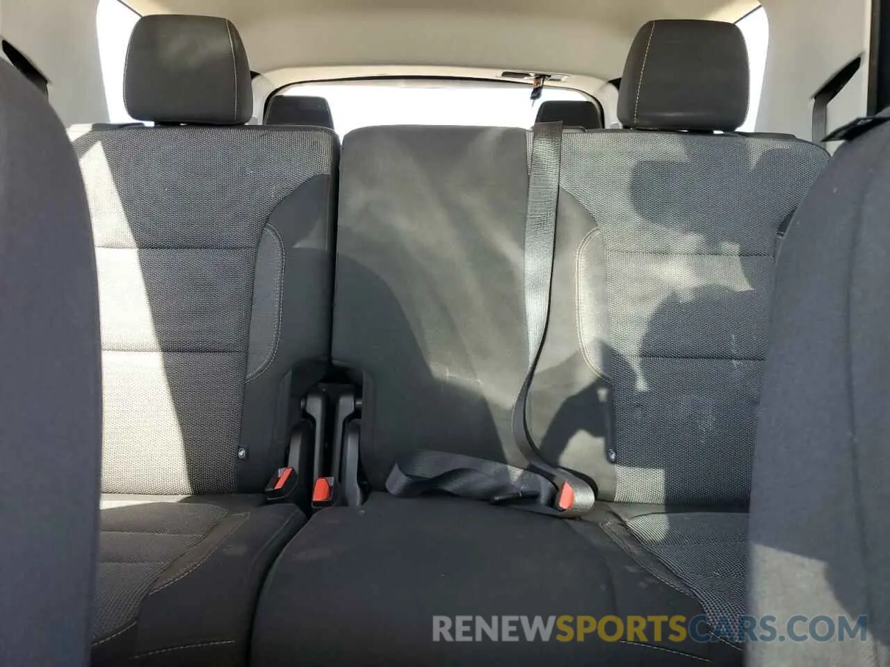 10 Photograph of a damaged car 1GNERFKWXLJ270505 CHEVROLET TRAVERSE 2020