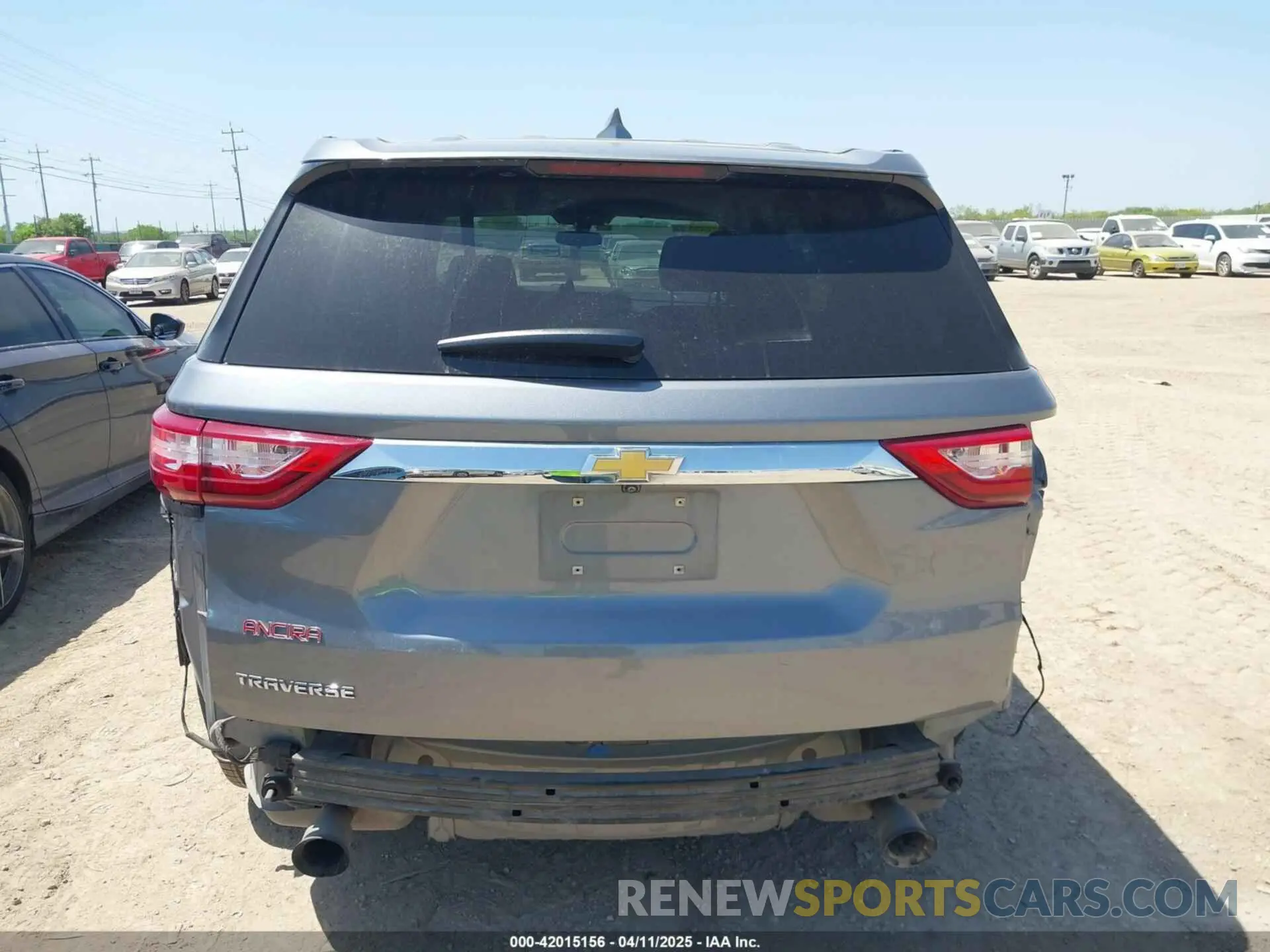 17 Photograph of a damaged car 1GNERFKWXLJ275364 CHEVROLET TRAVERSE 2020