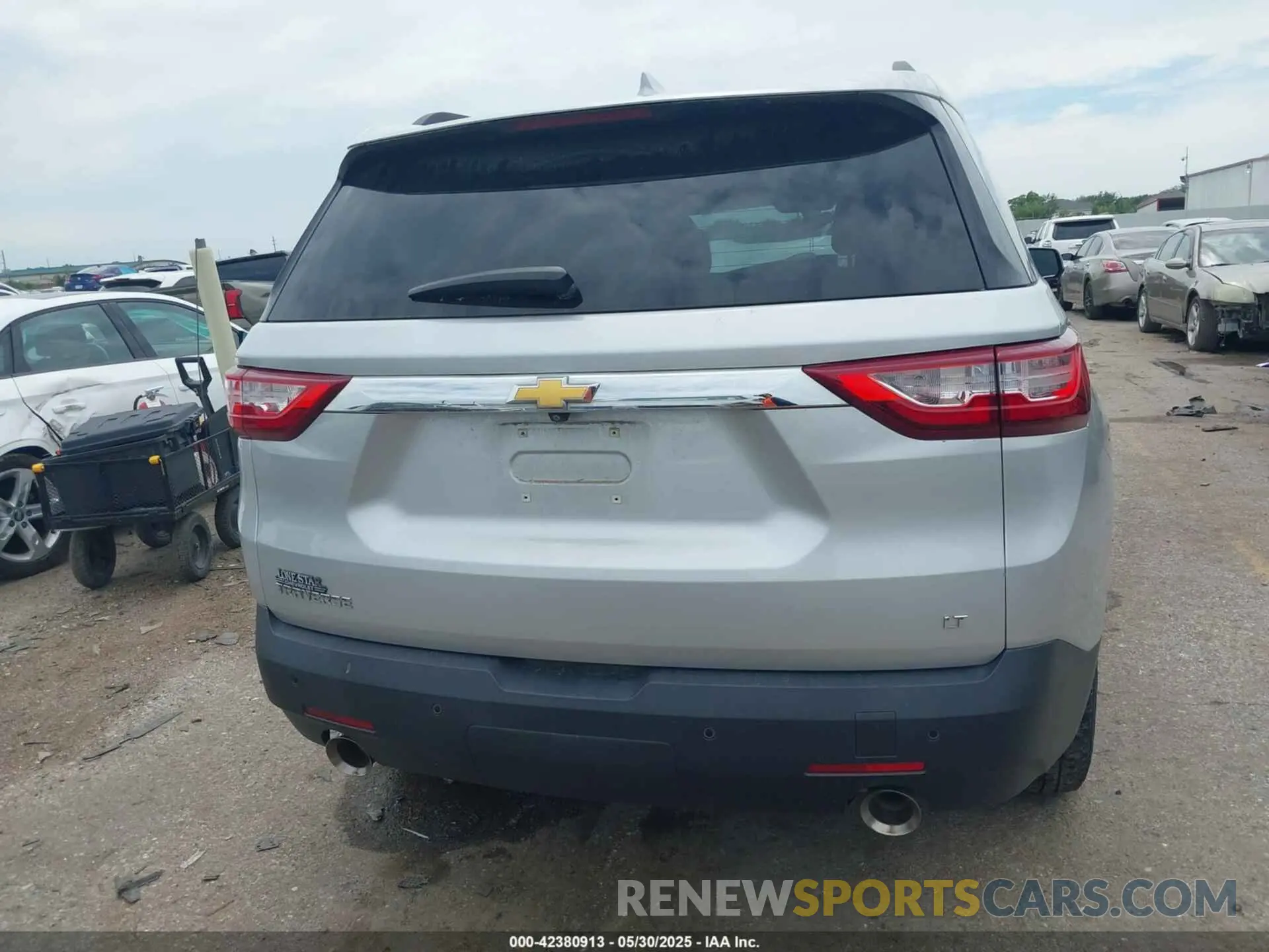16 Photograph of a damaged car 1GNERGKW0LJ101728 CHEVROLET TRAVERSE 2020