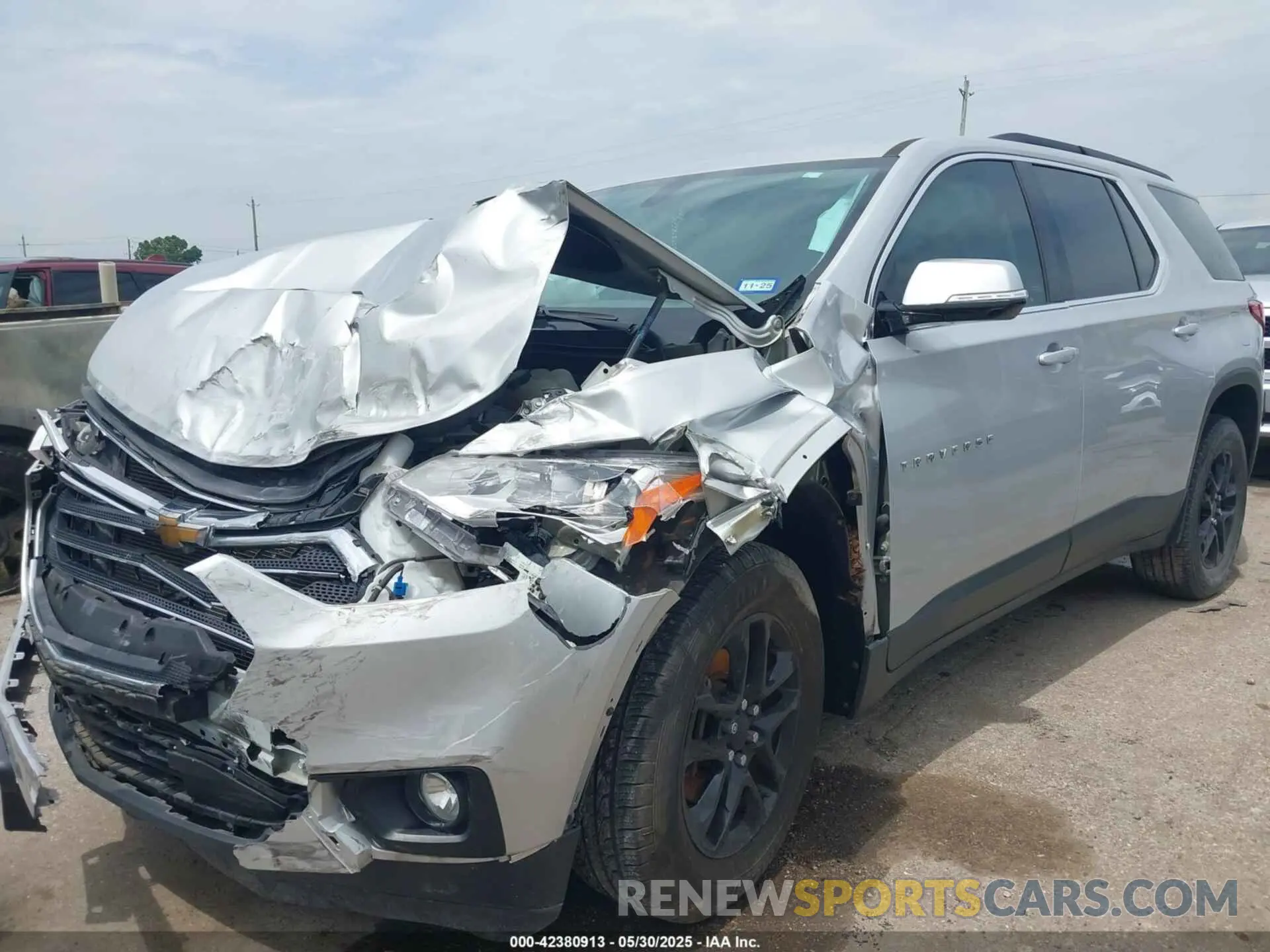 2 Photograph of a damaged car 1GNERGKW0LJ101728 CHEVROLET TRAVERSE 2020