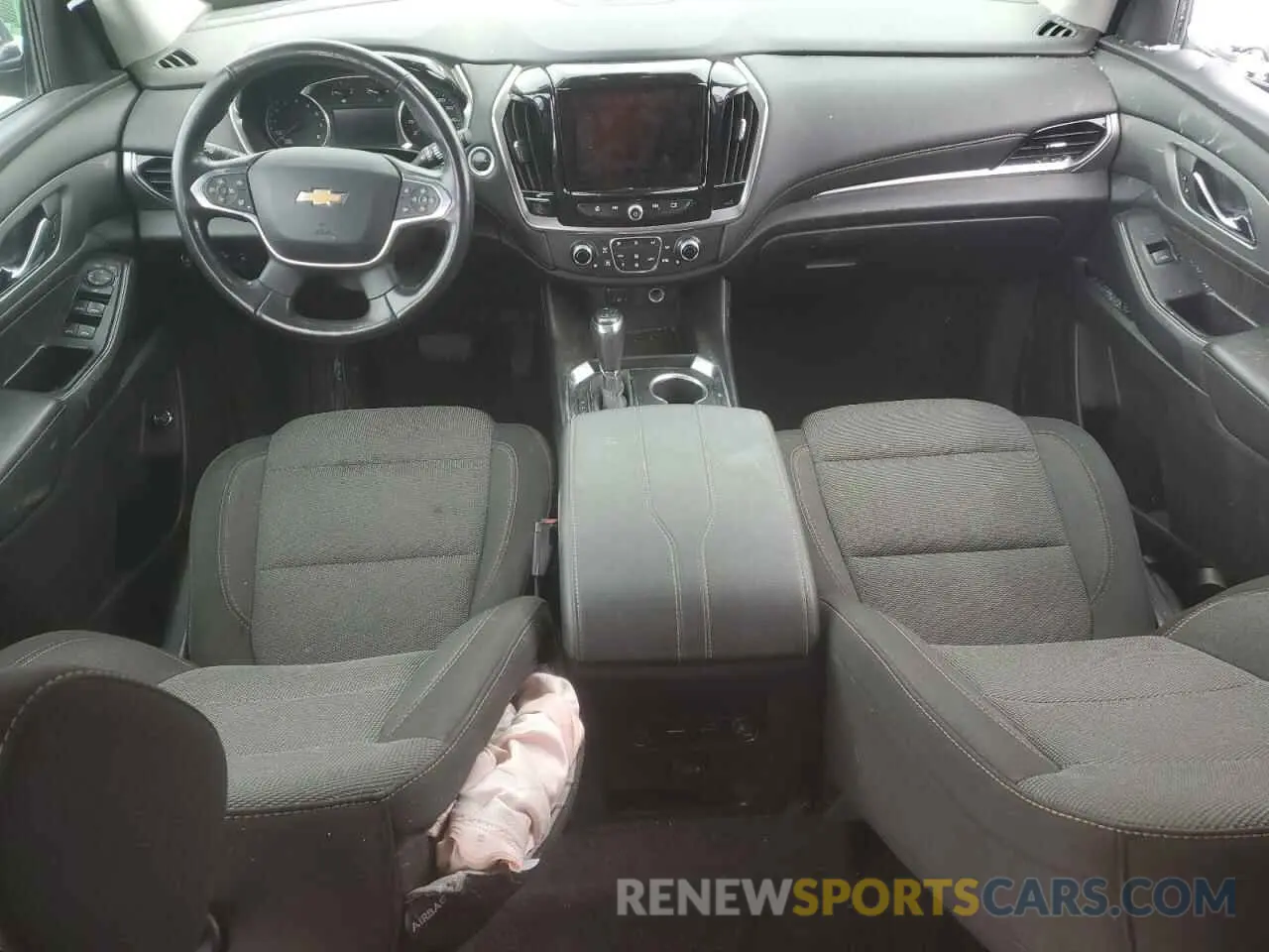 8 Photograph of a damaged car 1GNERGKW0LJ105908 CHEVROLET TRAVERSE 2020