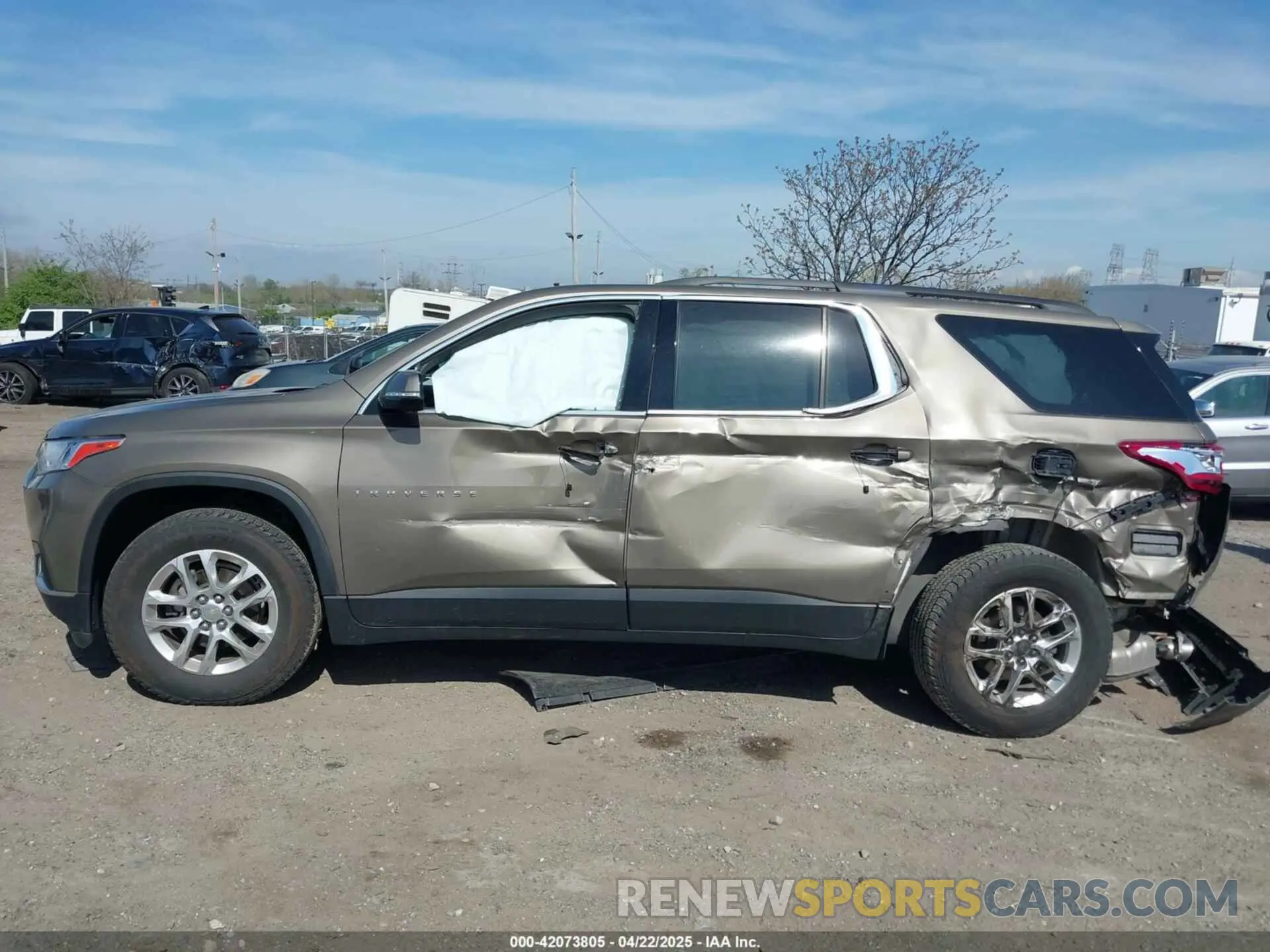 13 Photograph of a damaged car 1GNERGKW0LJ127696 CHEVROLET TRAVERSE 2020