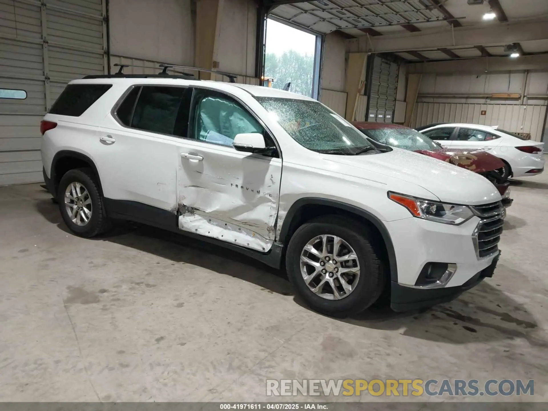 1 Photograph of a damaged car 1GNERGKW0LJ132610 CHEVROLET TRAVERSE 2020