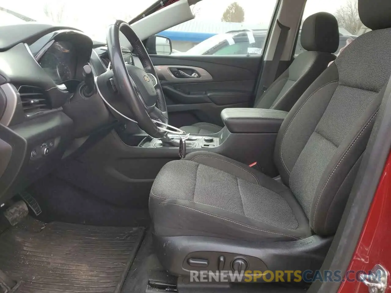 7 Photograph of a damaged car 1GNERGKW0LJ265609 CHEVROLET TRAVERSE 2020