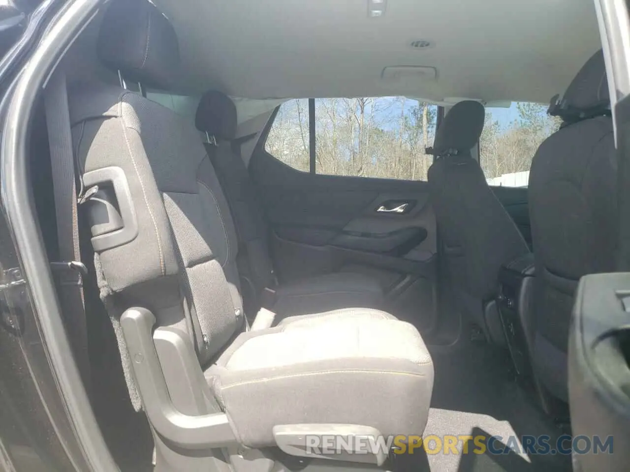 11 Photograph of a damaged car 1GNERGKW0LJ269806 CHEVROLET TRAVERSE 2020