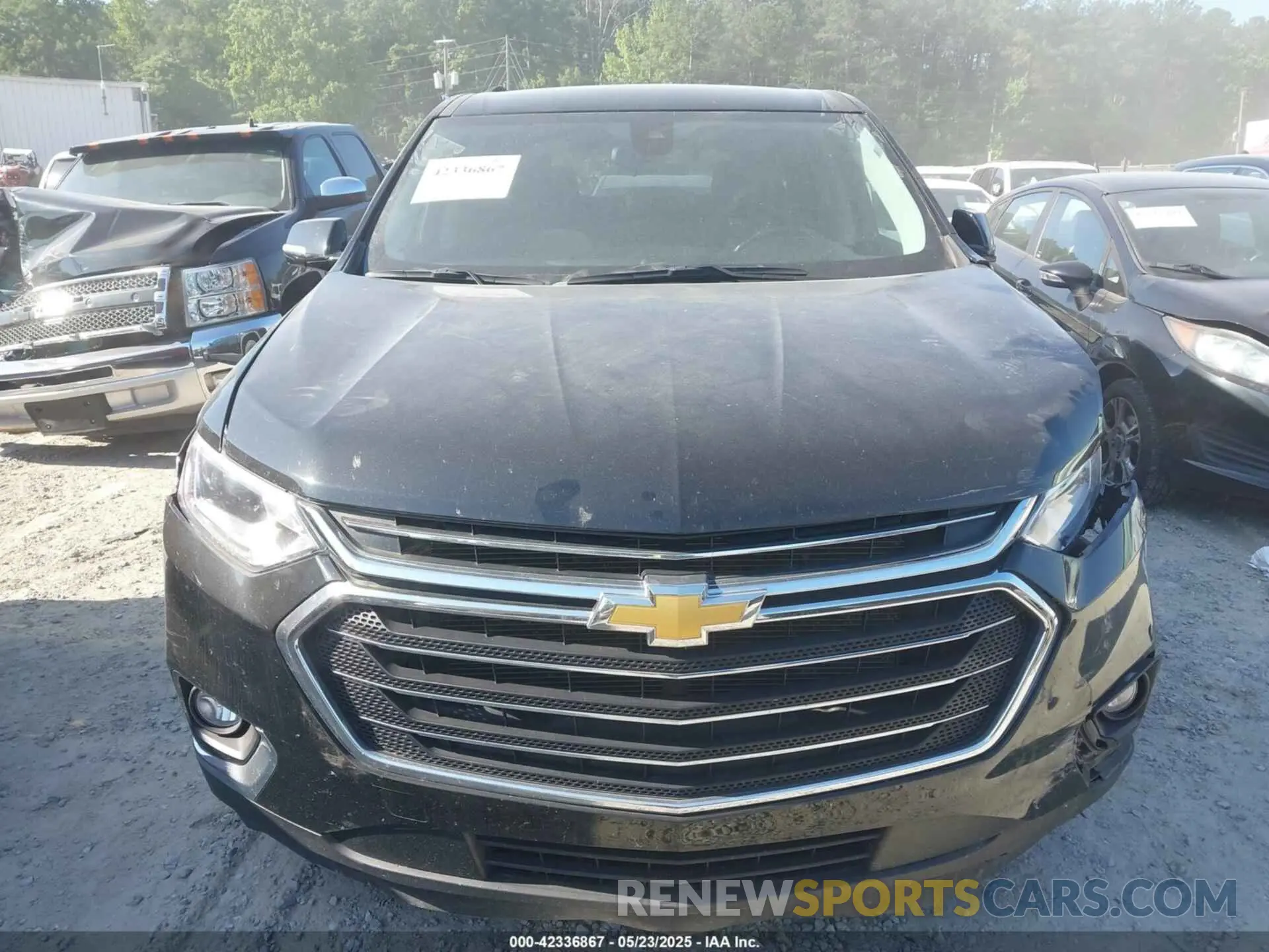 12 Photograph of a damaged car 1GNERGKW0LJ305039 CHEVROLET TRAVERSE 2020