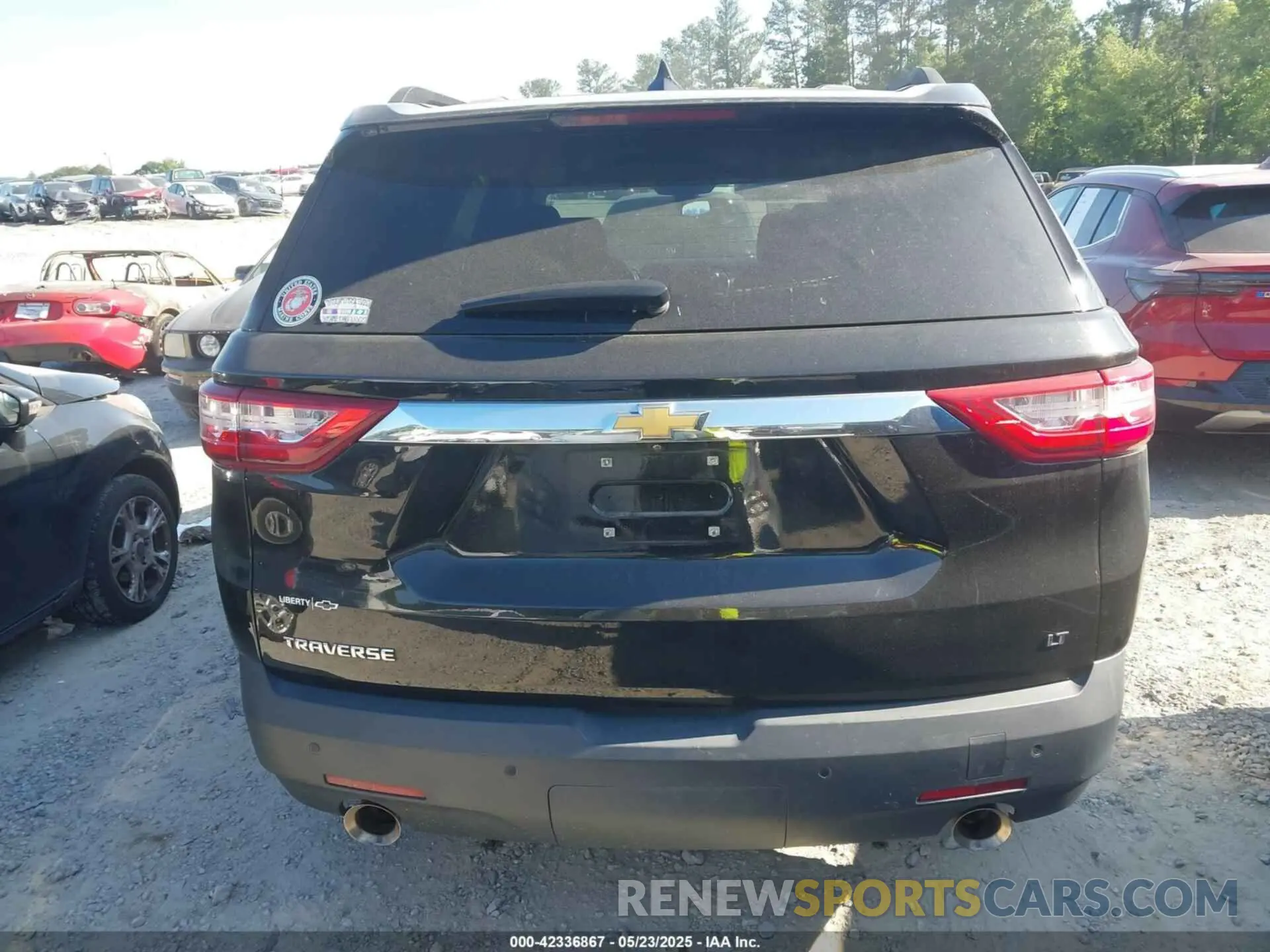 16 Photograph of a damaged car 1GNERGKW0LJ305039 CHEVROLET TRAVERSE 2020