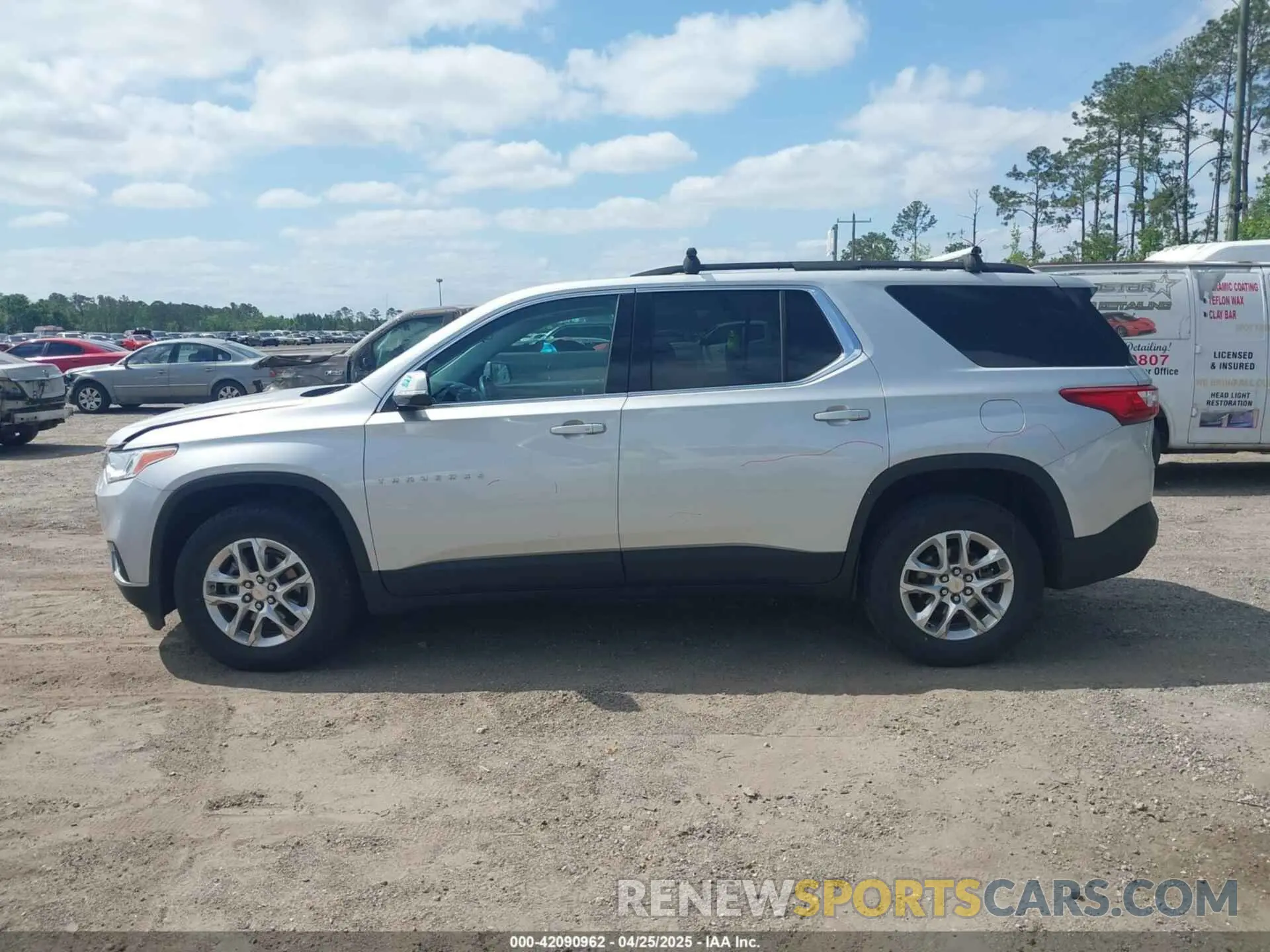 14 Photograph of a damaged car 1GNERGKW0LJ306000 CHEVROLET TRAVERSE 2020