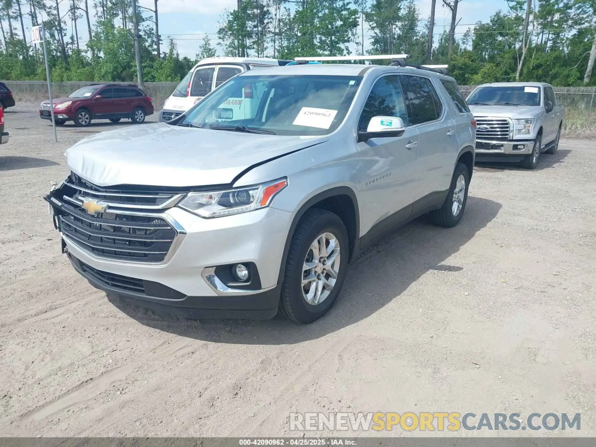 2 Photograph of a damaged car 1GNERGKW0LJ306000 CHEVROLET TRAVERSE 2020