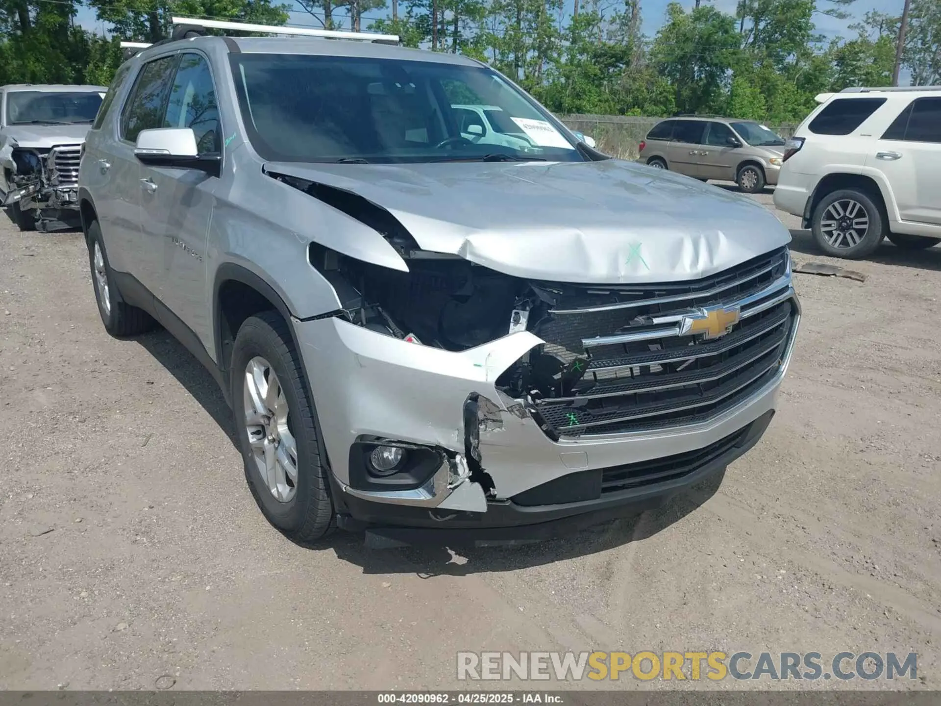 6 Photograph of a damaged car 1GNERGKW0LJ306000 CHEVROLET TRAVERSE 2020