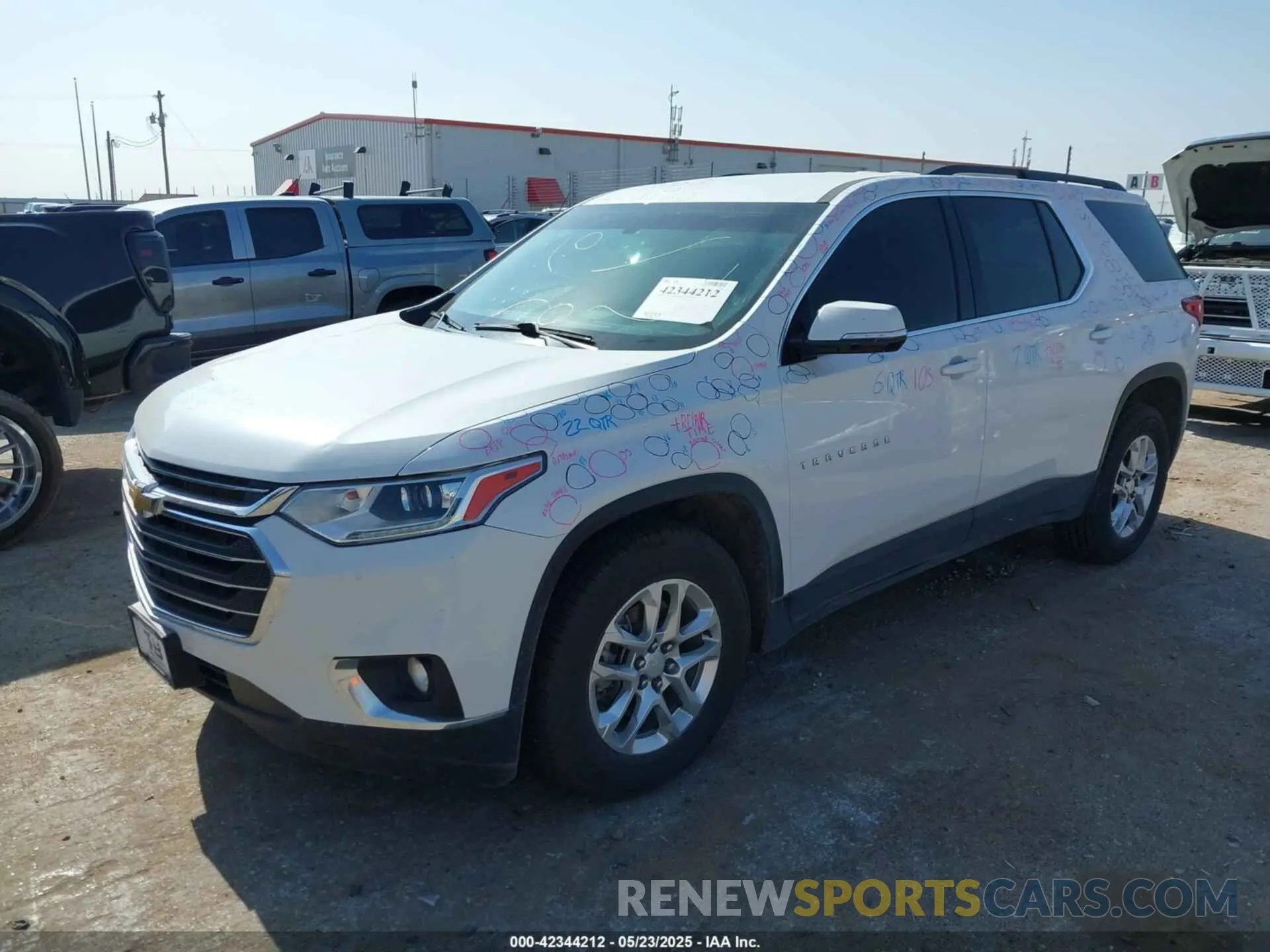 2 Photograph of a damaged car 1GNERGKW0LJ313013 CHEVROLET TRAVERSE 2020