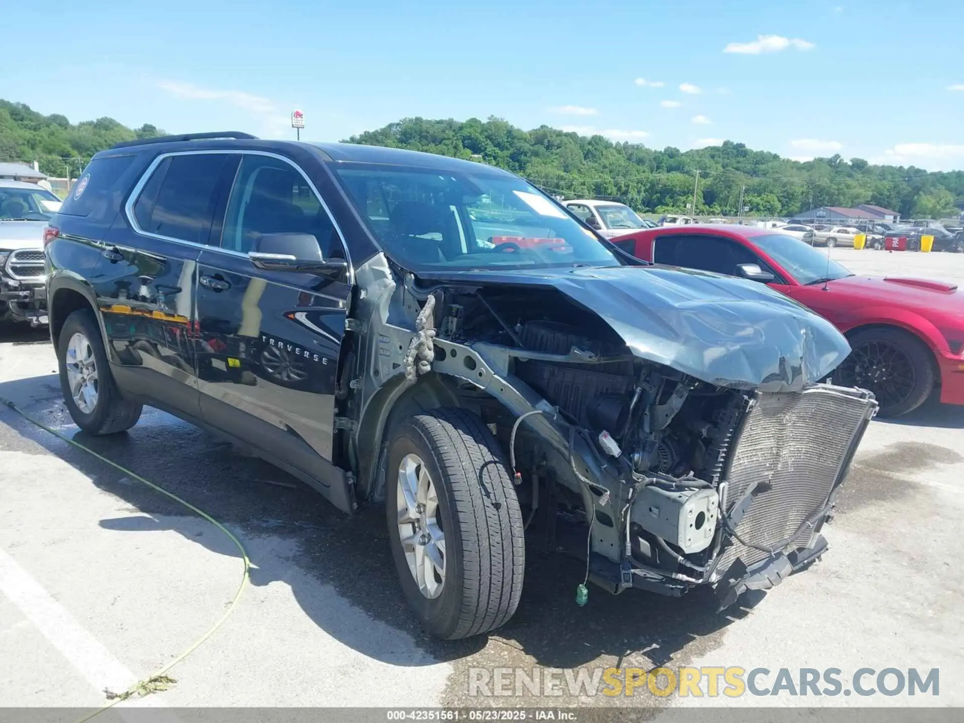 1 Photograph of a damaged car 1GNERGKW1LJ111250 CHEVROLET TRAVERSE 2020