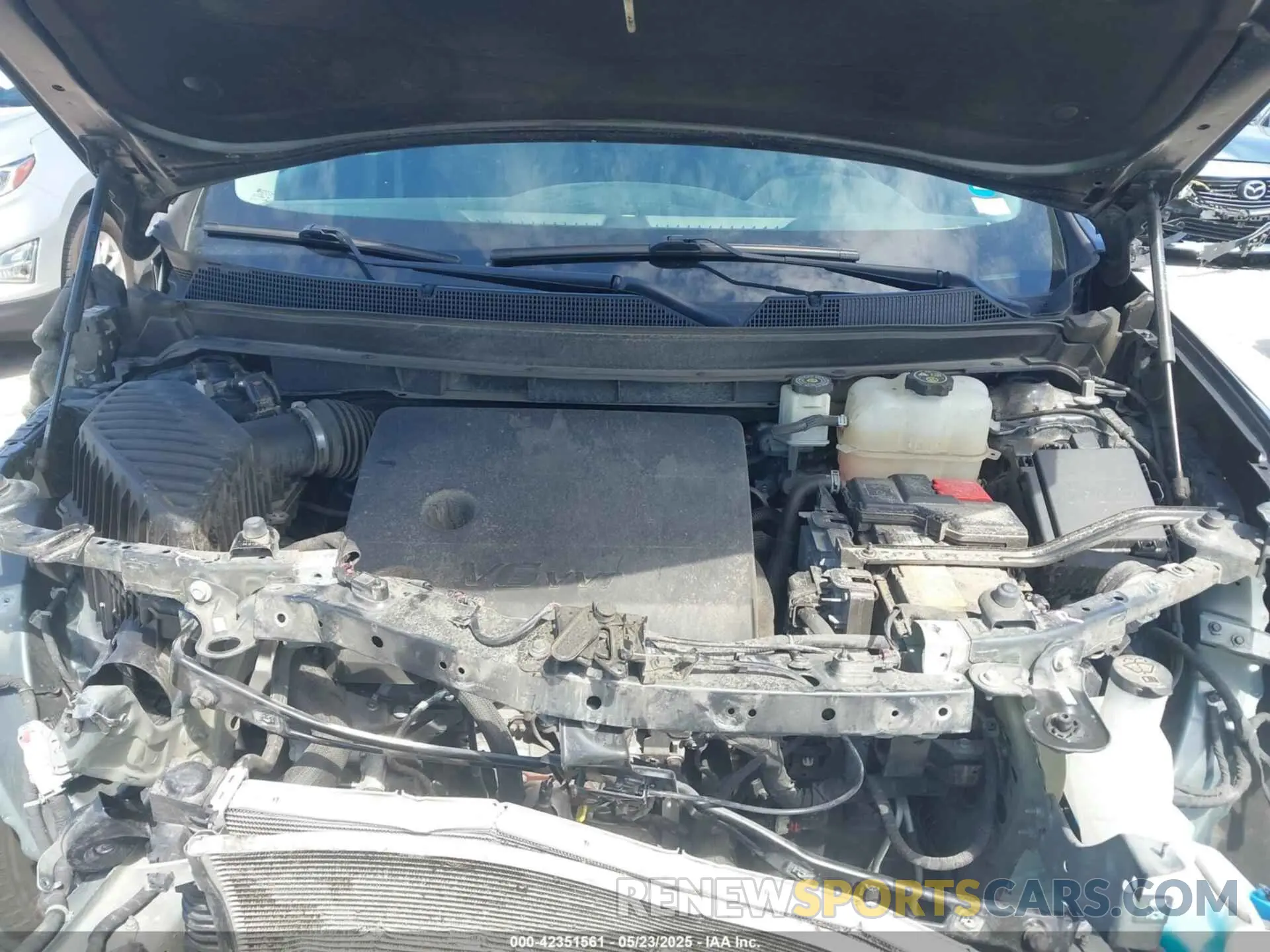 10 Photograph of a damaged car 1GNERGKW1LJ111250 CHEVROLET TRAVERSE 2020