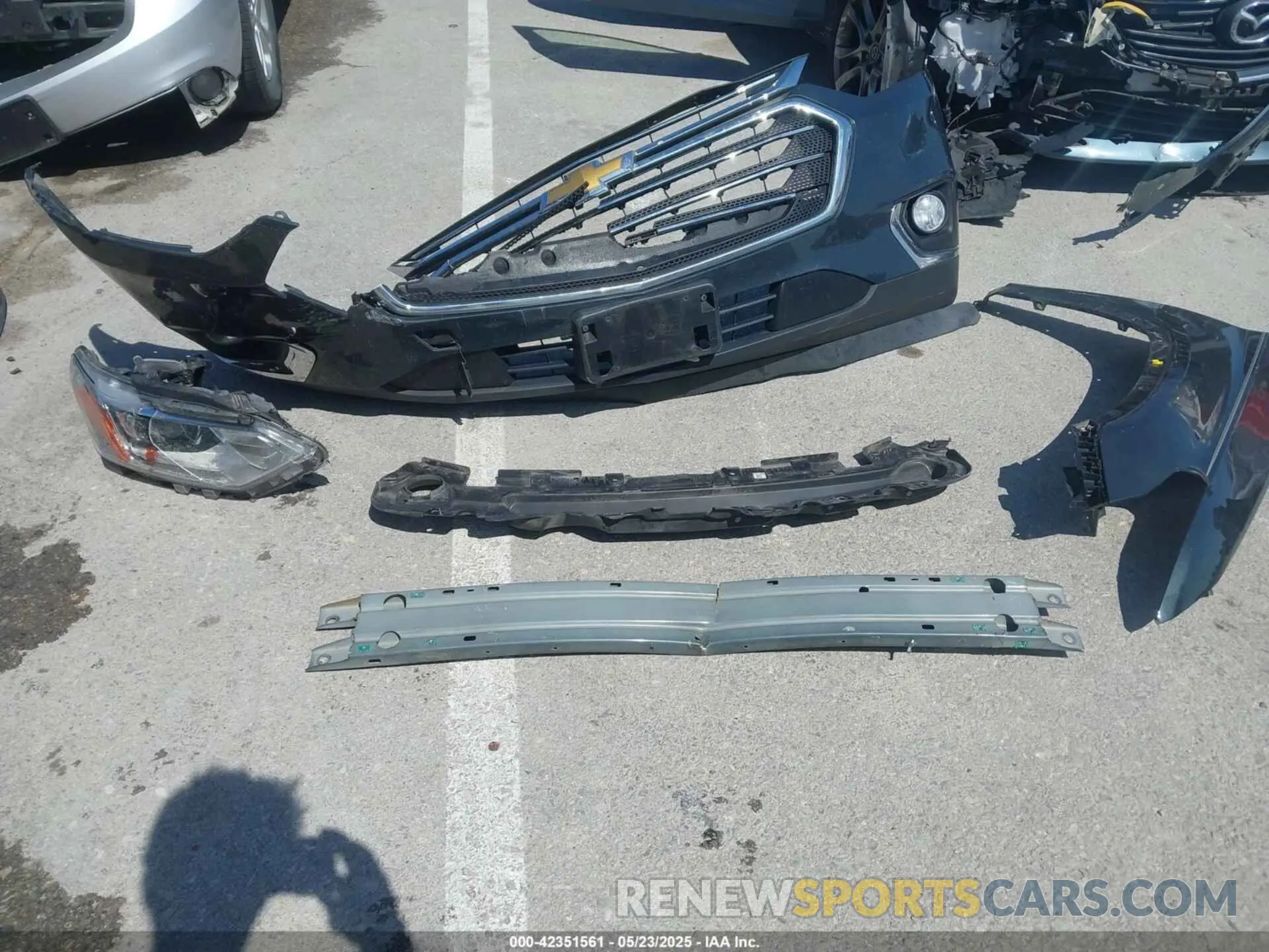 12 Photograph of a damaged car 1GNERGKW1LJ111250 CHEVROLET TRAVERSE 2020