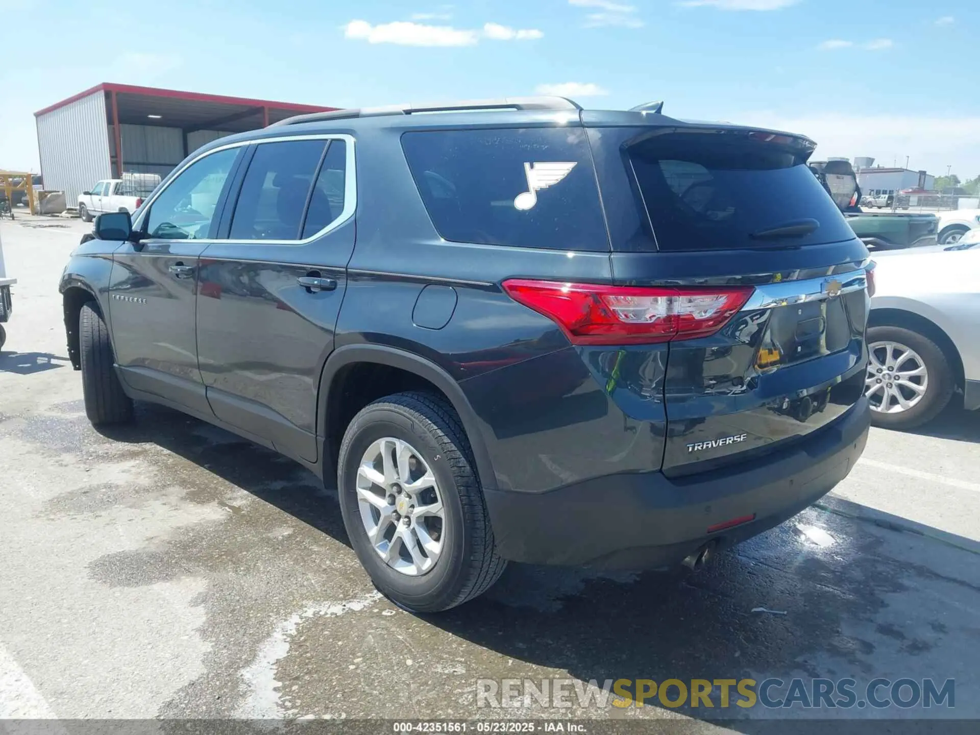 3 Photograph of a damaged car 1GNERGKW1LJ111250 CHEVROLET TRAVERSE 2020