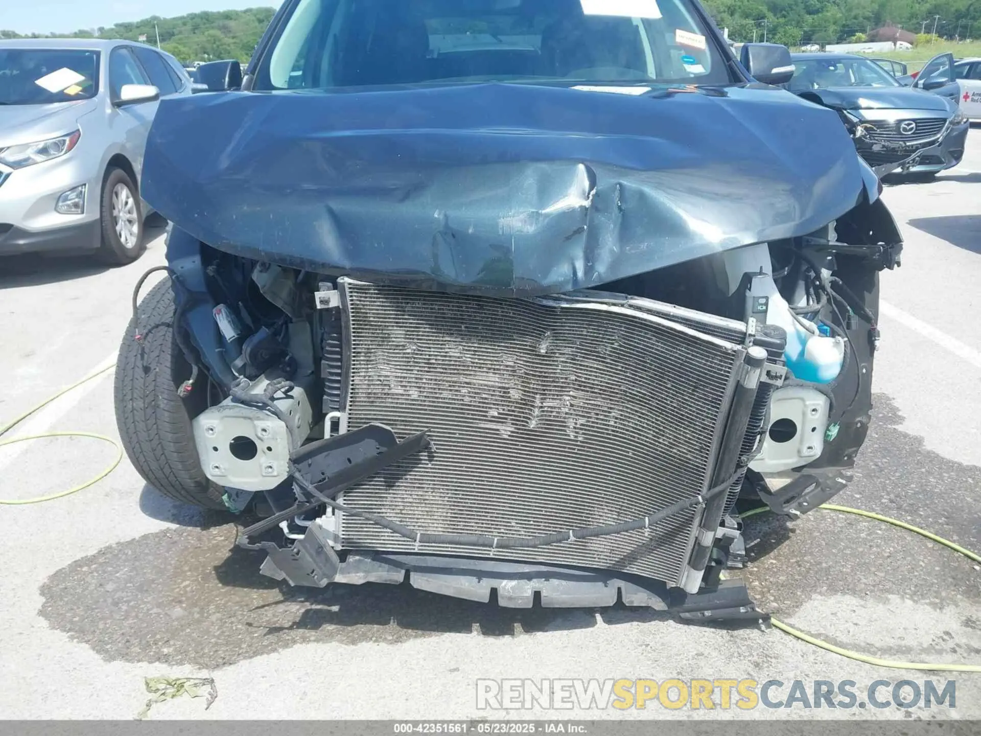 6 Photograph of a damaged car 1GNERGKW1LJ111250 CHEVROLET TRAVERSE 2020