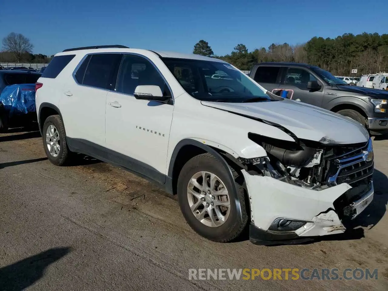 4 Photograph of a damaged car 1GNERGKW1LJ134446 CHEVROLET TRAVERSE 2020