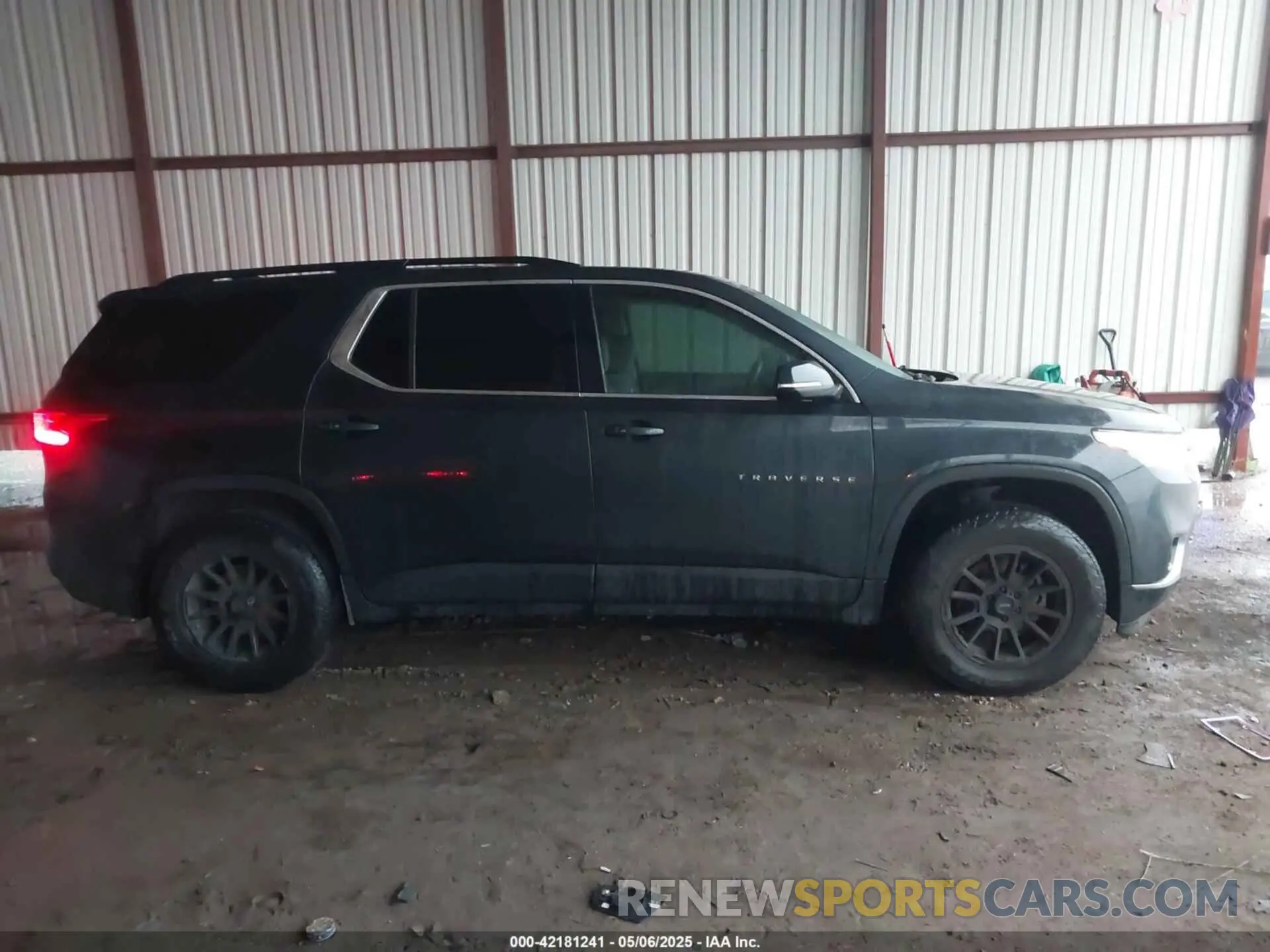 13 Photograph of a damaged car 1GNERGKW1LJ206682 CHEVROLET TRAVERSE 2020