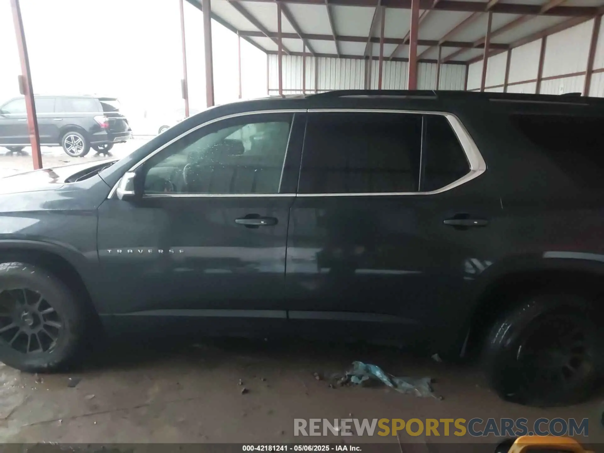 14 Photograph of a damaged car 1GNERGKW1LJ206682 CHEVROLET TRAVERSE 2020