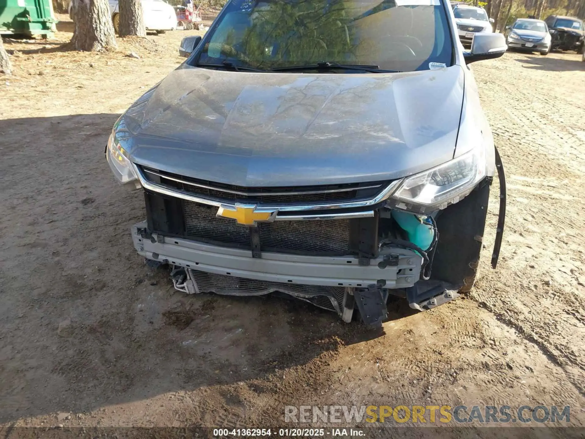 6 Photograph of a damaged car 1GNERGKW1LJ247460 CHEVROLET TRAVERSE 2020