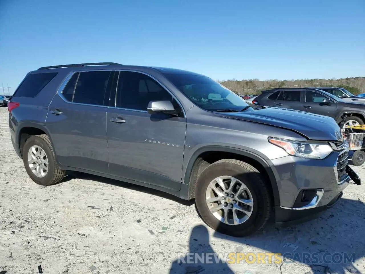 4 Photograph of a damaged car 1GNERGKW1LJ286579 CHEVROLET TRAVERSE 2020