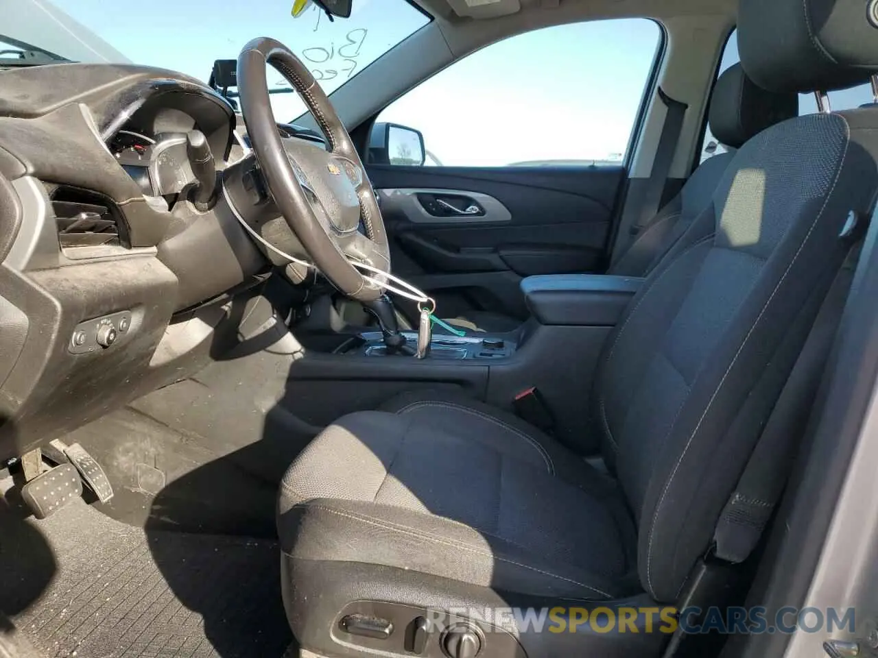 7 Photograph of a damaged car 1GNERGKW1LJ304157 CHEVROLET TRAVERSE 2020