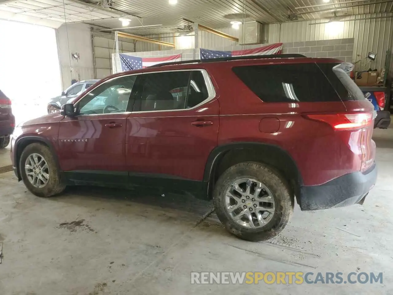 2 Photograph of a damaged car 1GNERGKW1LJ318740 CHEVROLET TRAVERSE 2020
