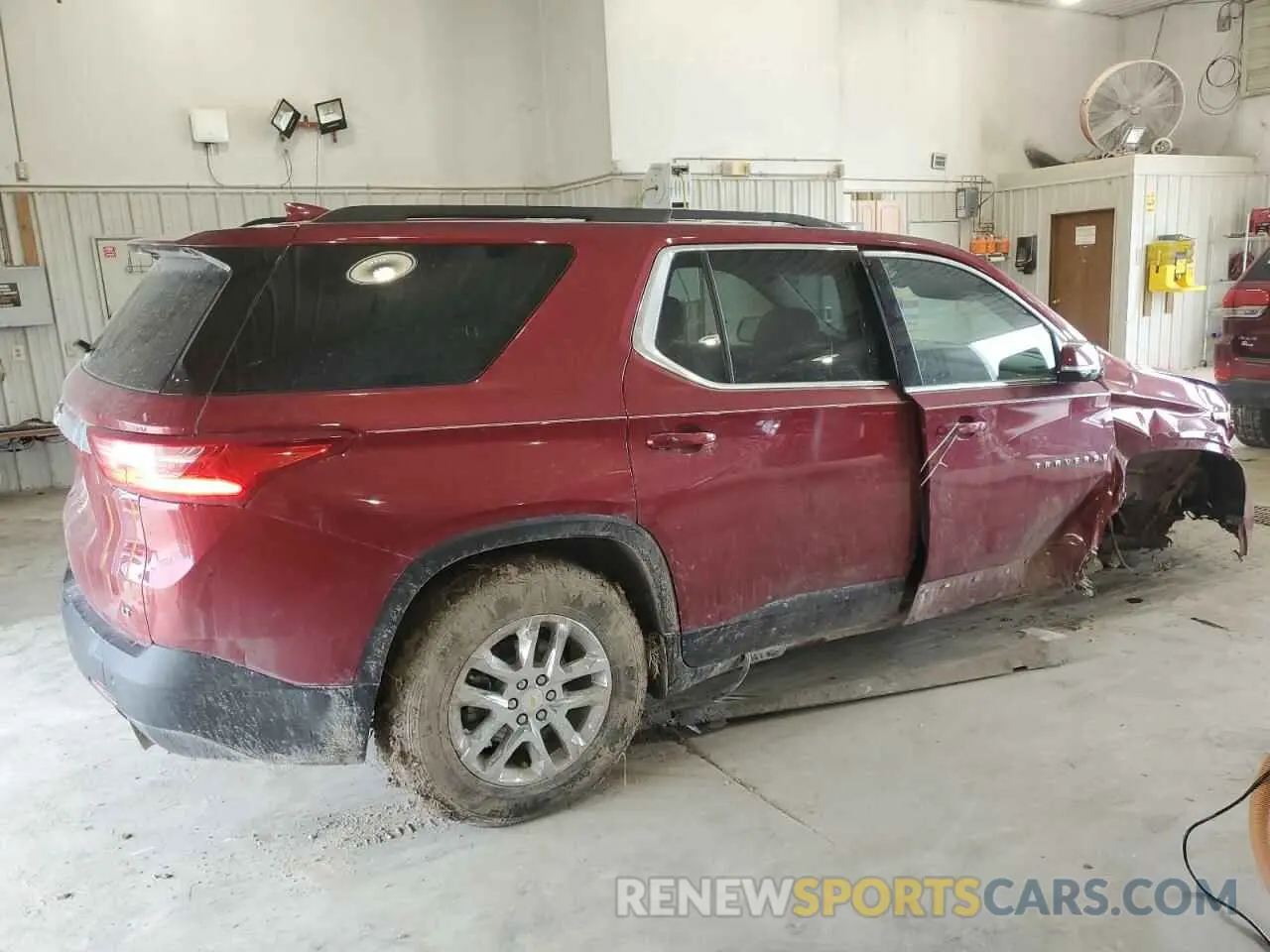 3 Photograph of a damaged car 1GNERGKW1LJ318740 CHEVROLET TRAVERSE 2020