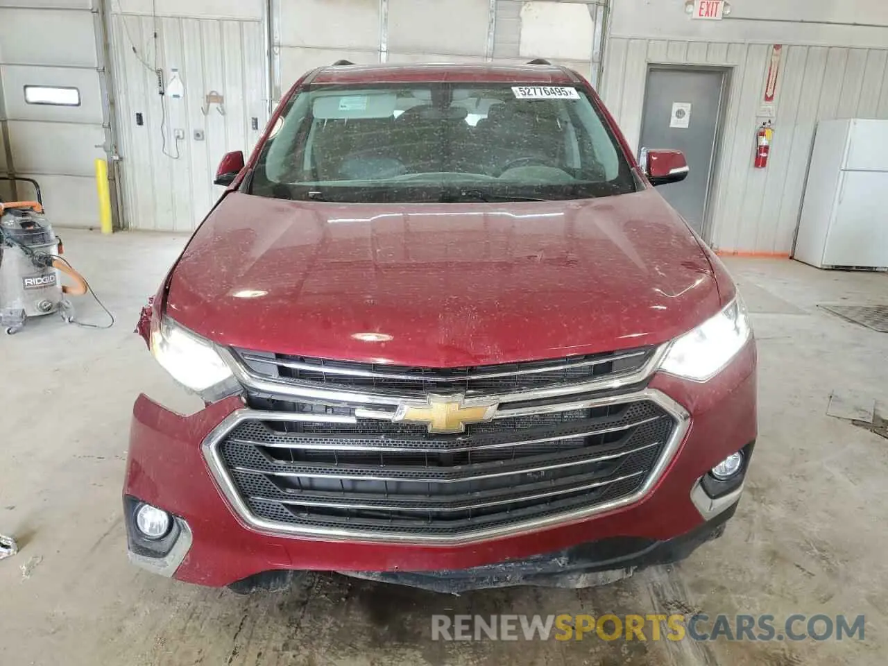 5 Photograph of a damaged car 1GNERGKW1LJ318740 CHEVROLET TRAVERSE 2020